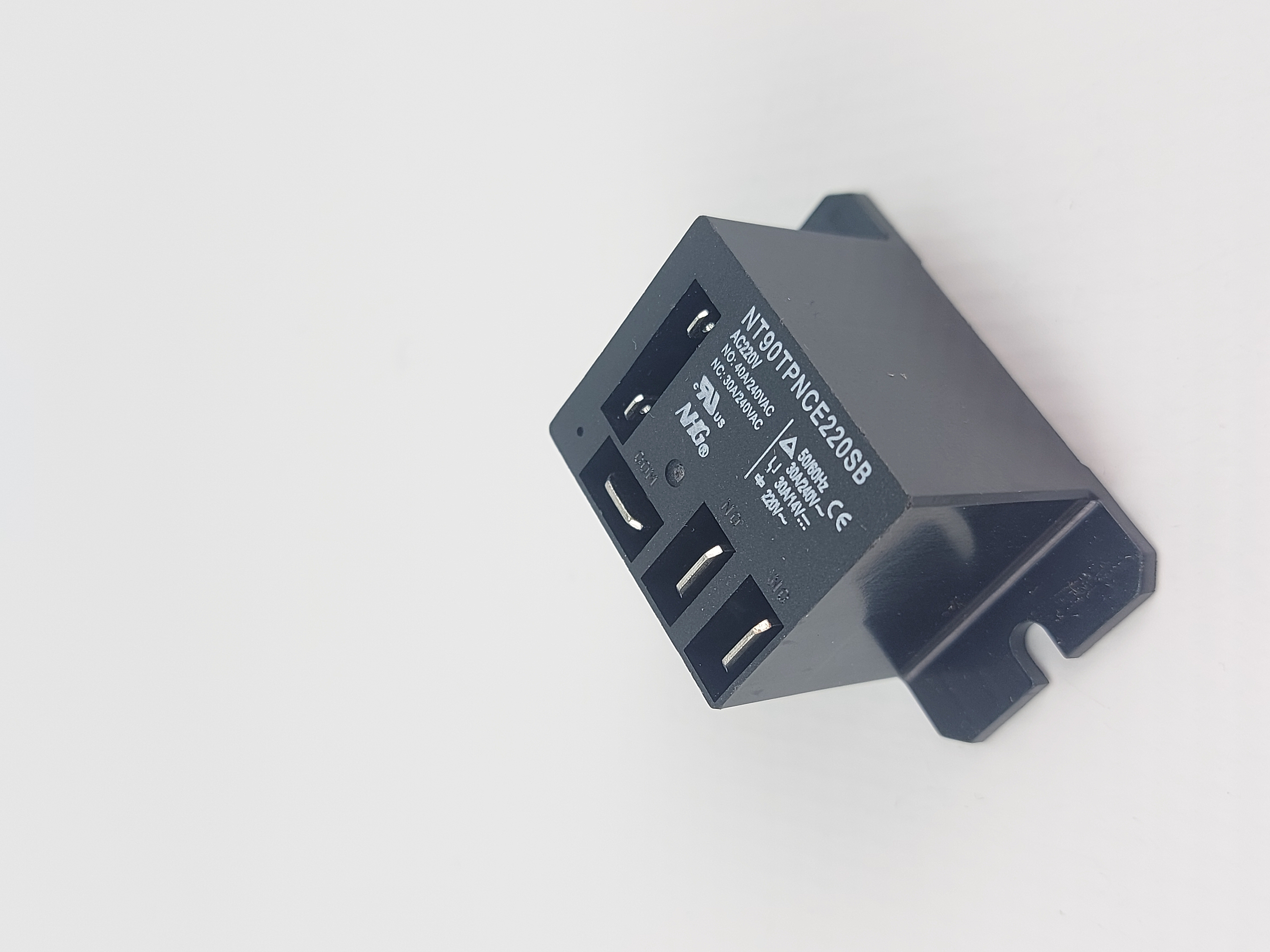 Электромагнитное реле NT90TPNCEAC220VSB SPDT 40A/240V