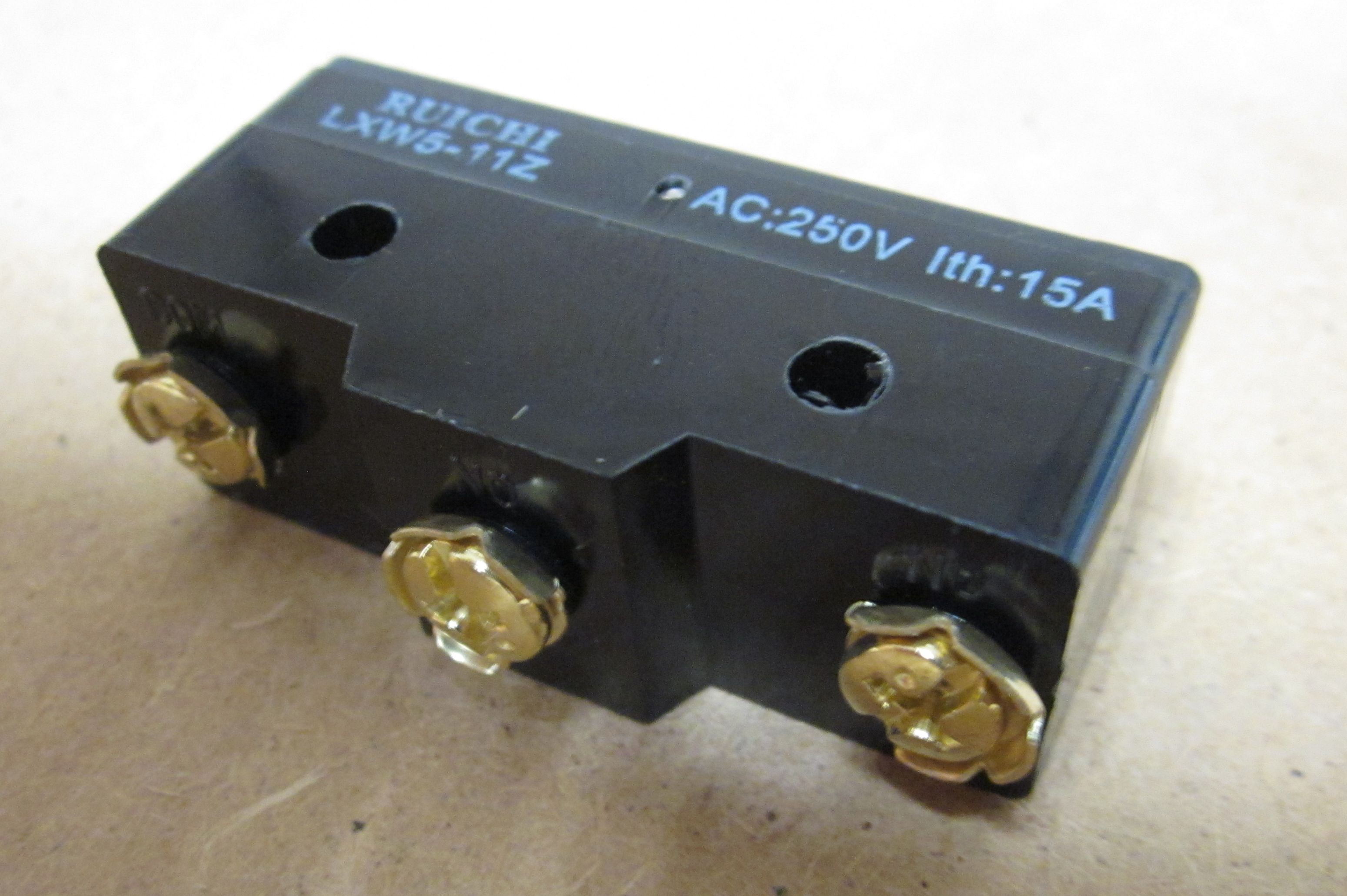 Микропереключатель LXW5-11Z 15A / 250В