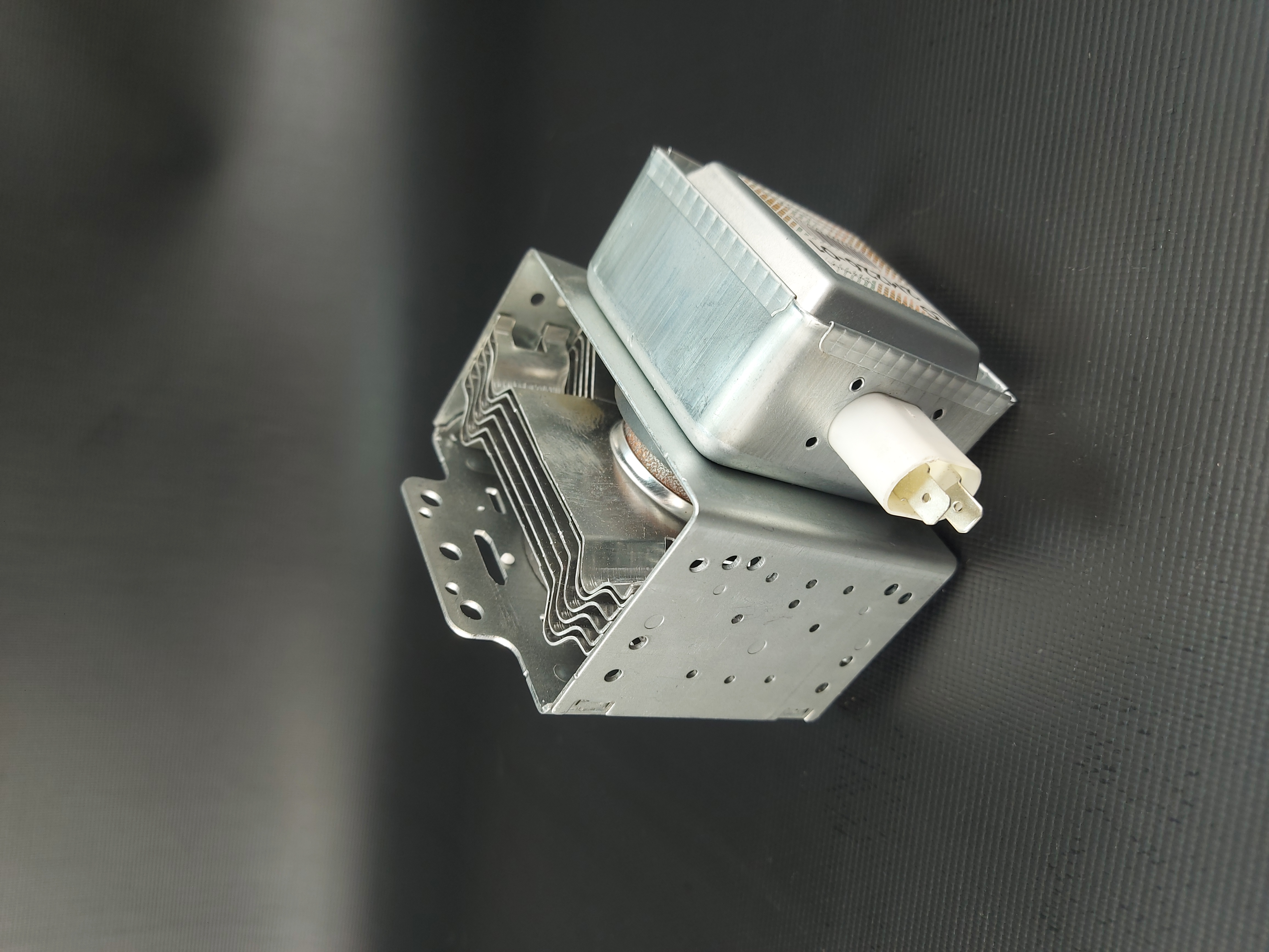 Магнетрон для микроволновой печи 900W 2M226-01