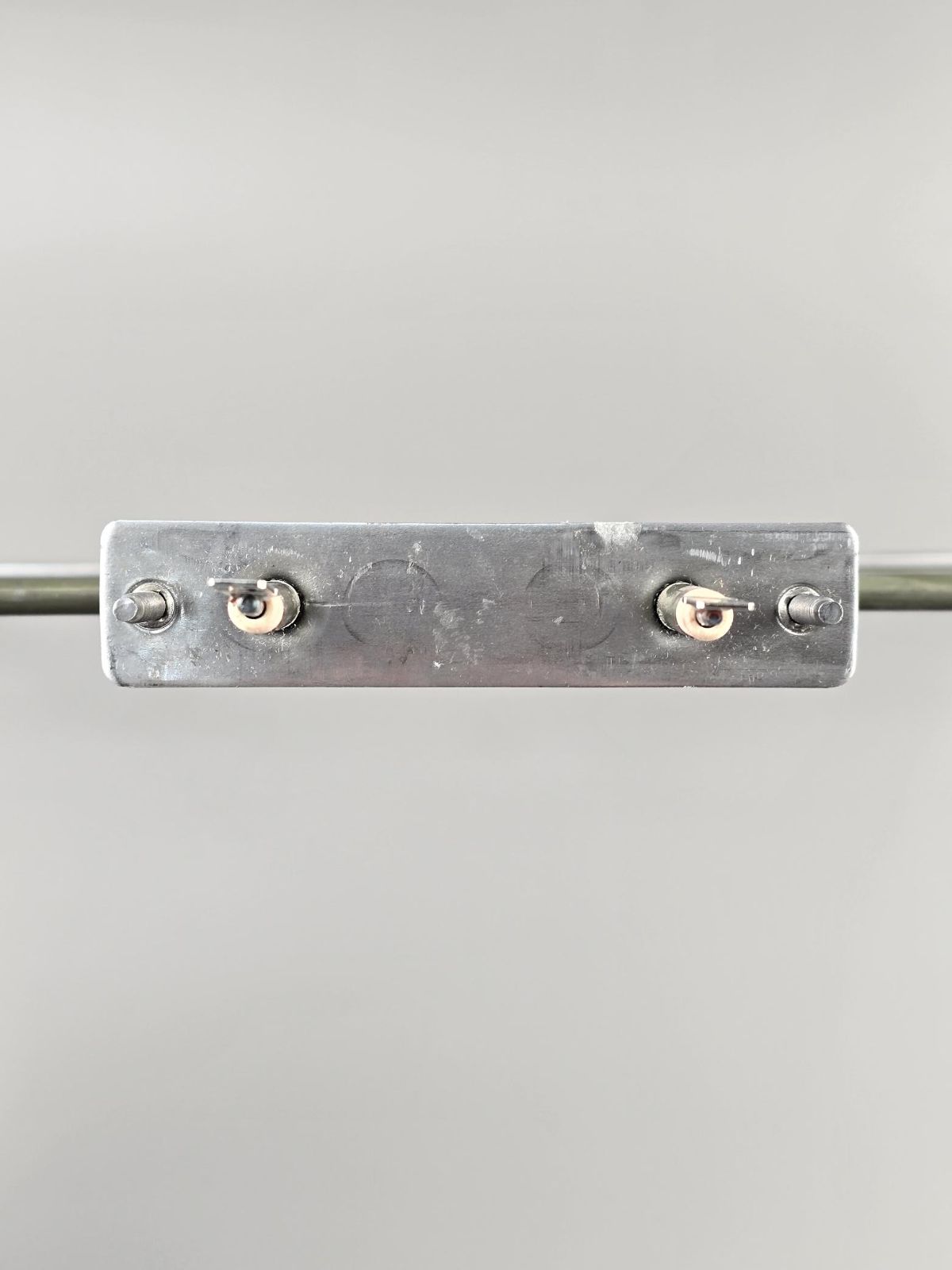 ТЭН верхний 870W 220 В для духовки Electrolux 3570769012
