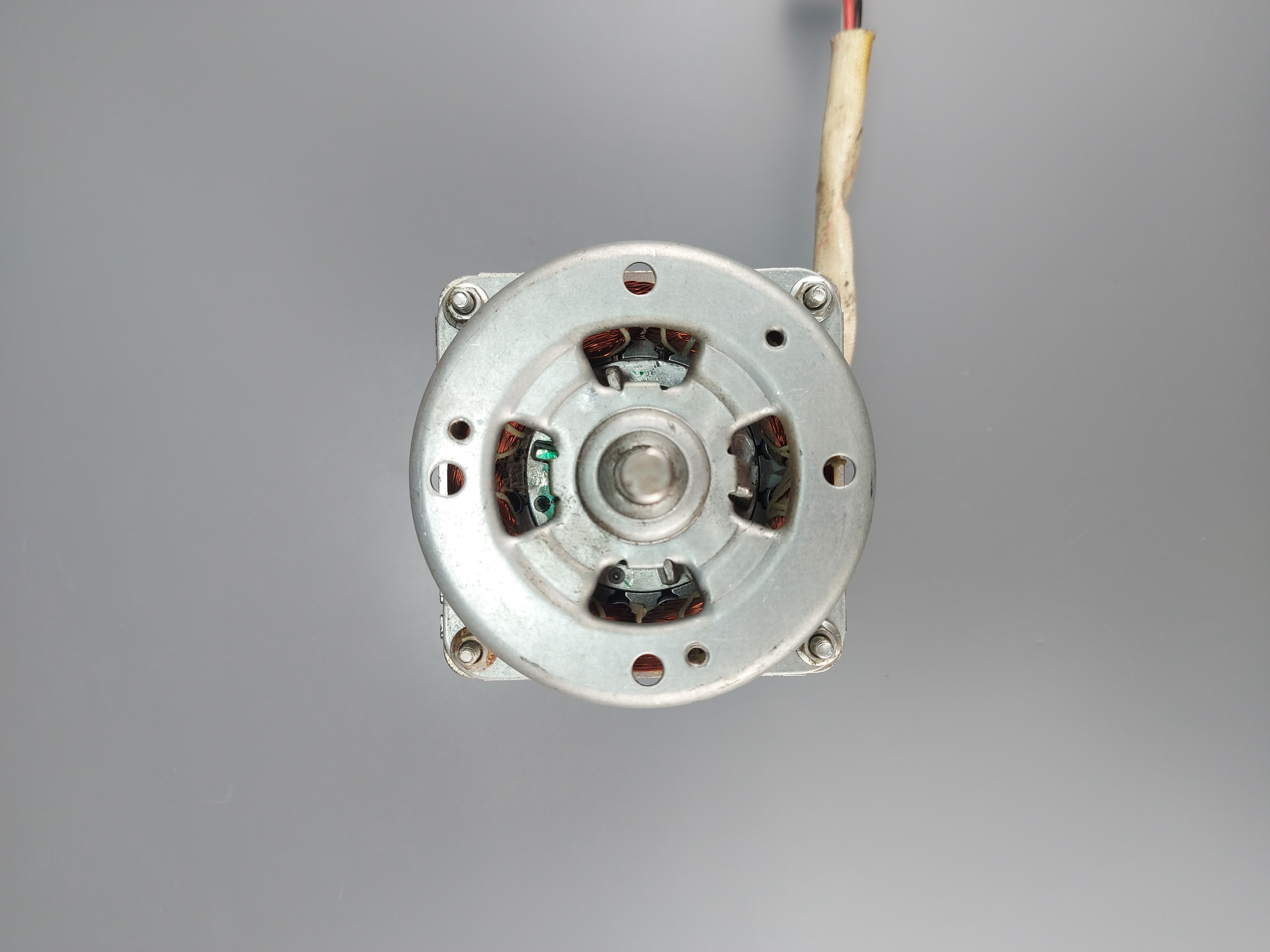 Двигатель (мотор) хлебопечки YY8635-230 110W 230V Kenwood