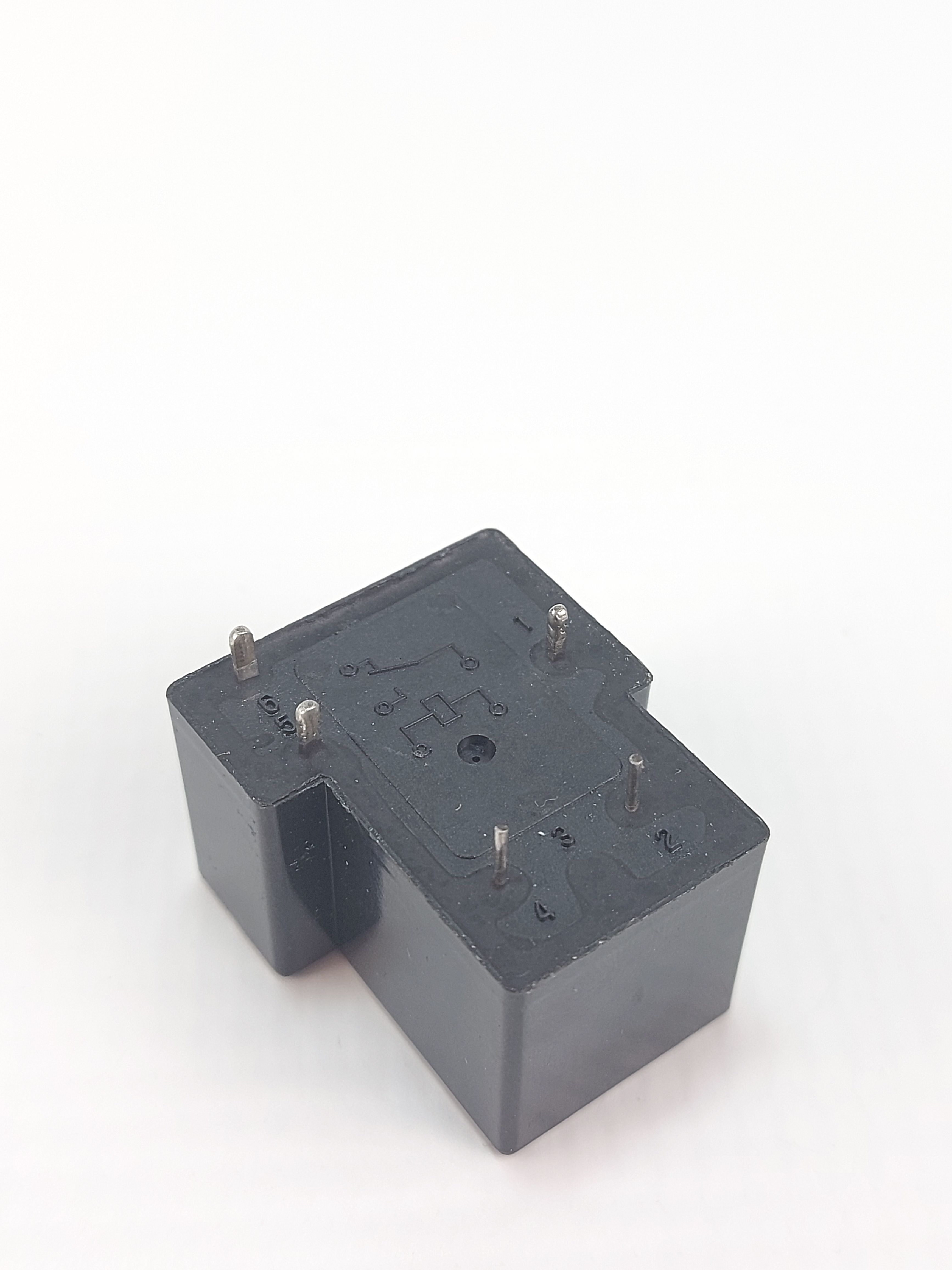 Электромагнитное реле HK15F-DC12V-SH1C SPDT 30A/12V