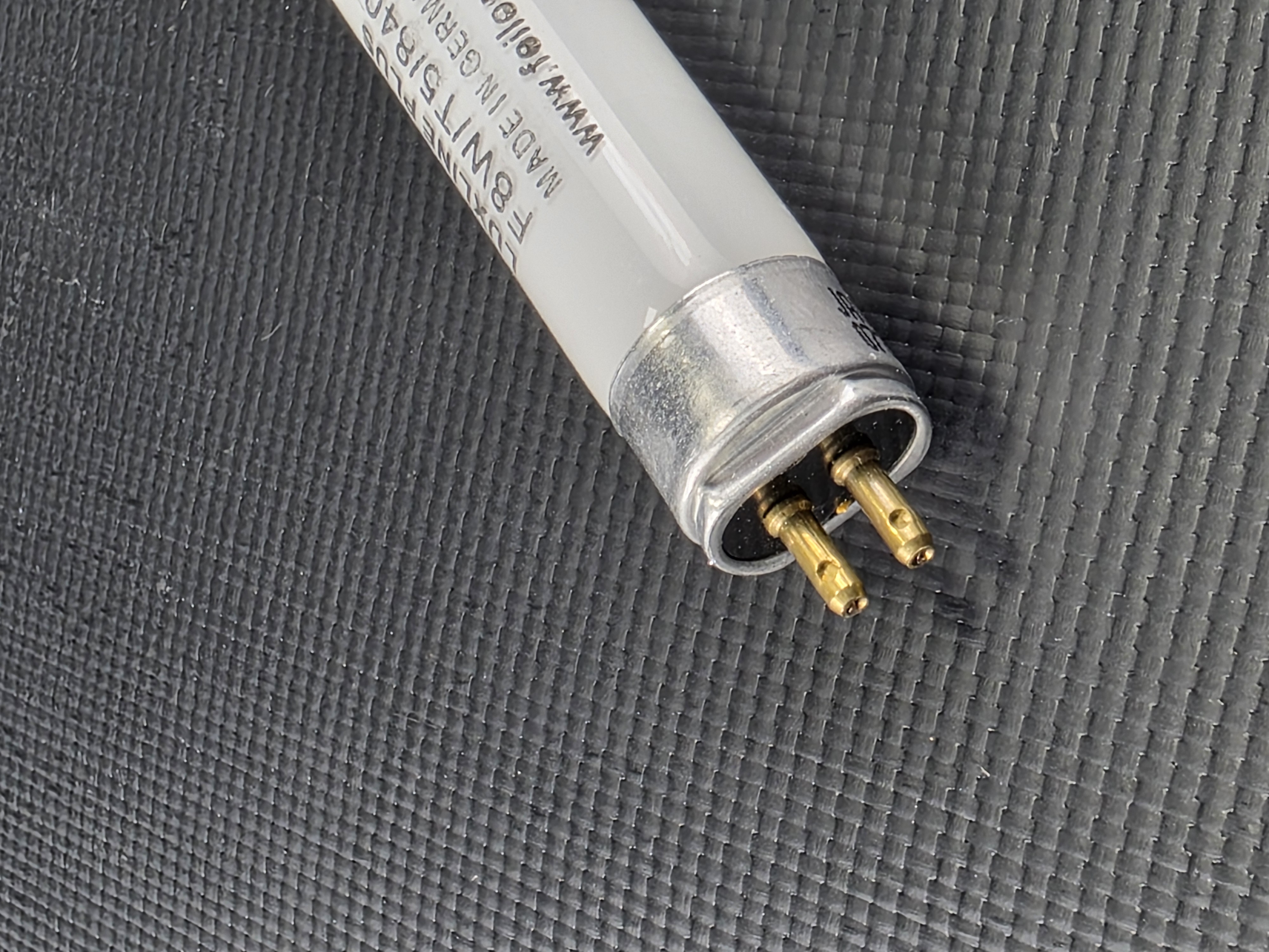 Лампа люминесцентная 8W G5 230V 4000K Sylvania 0002738