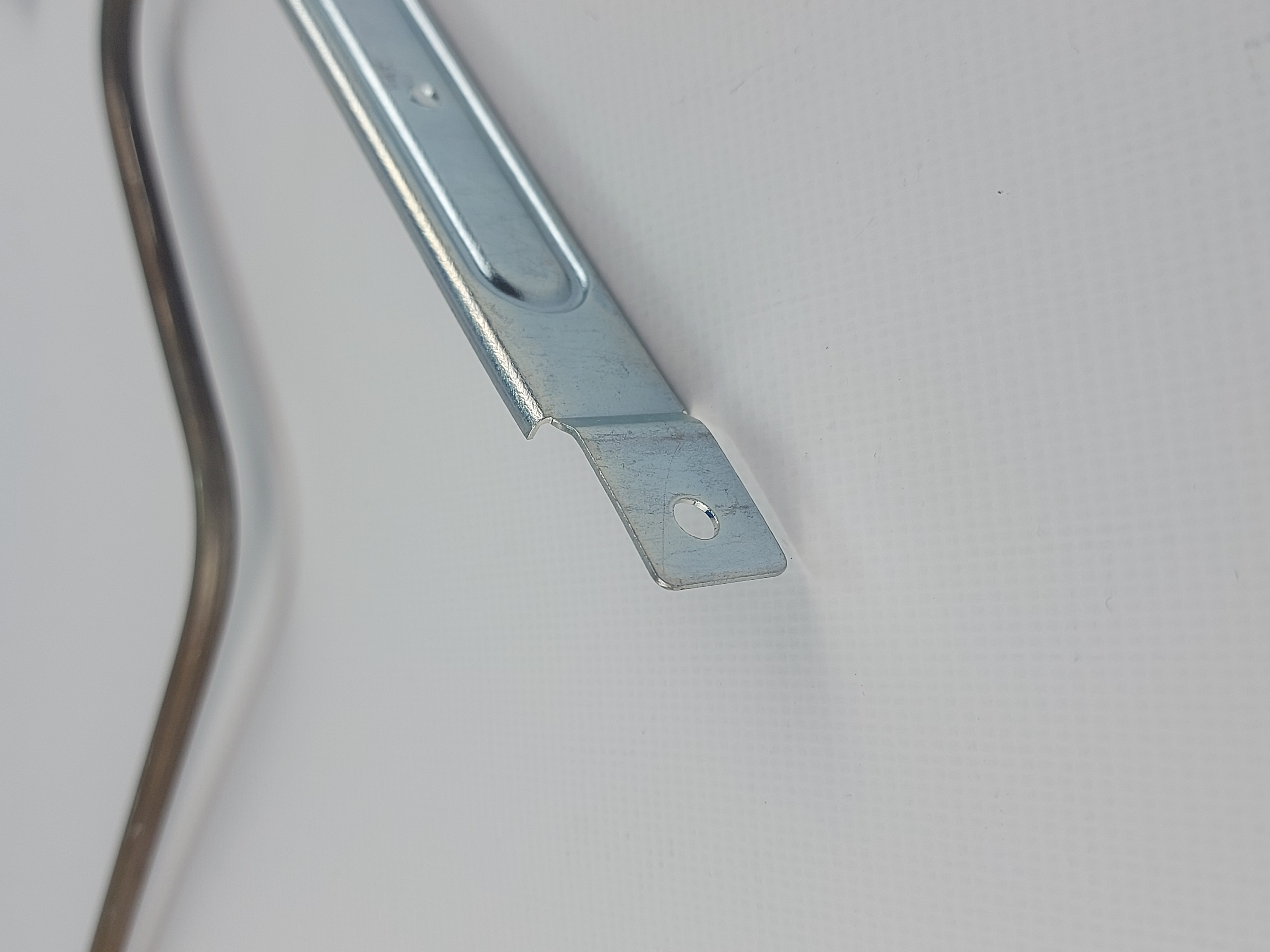 ТЭН нижний 1150W для духовки Whirlpool 481925928948