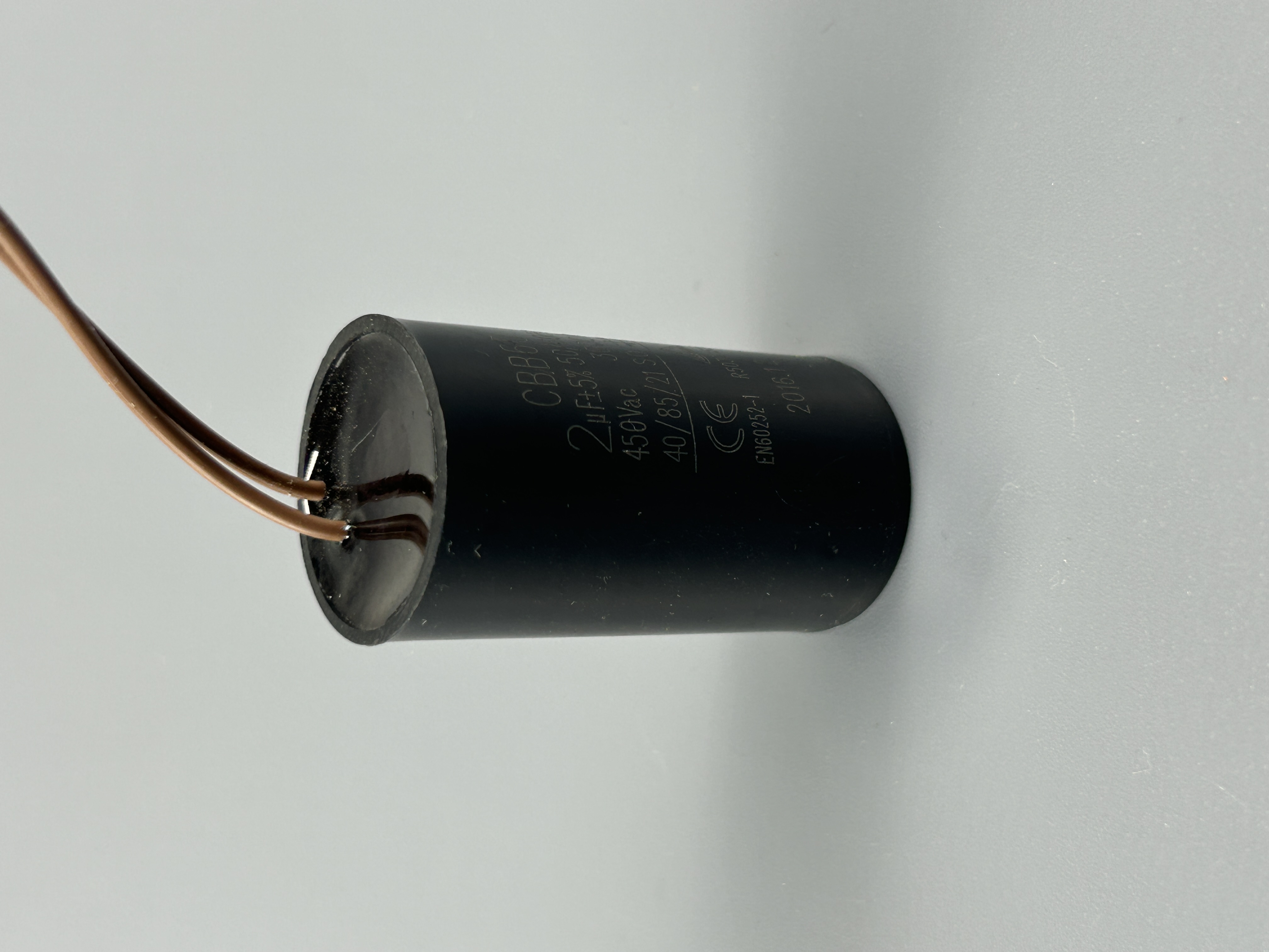 Пусковой конденсатор CBB60   2 мкФ 450V (провод)