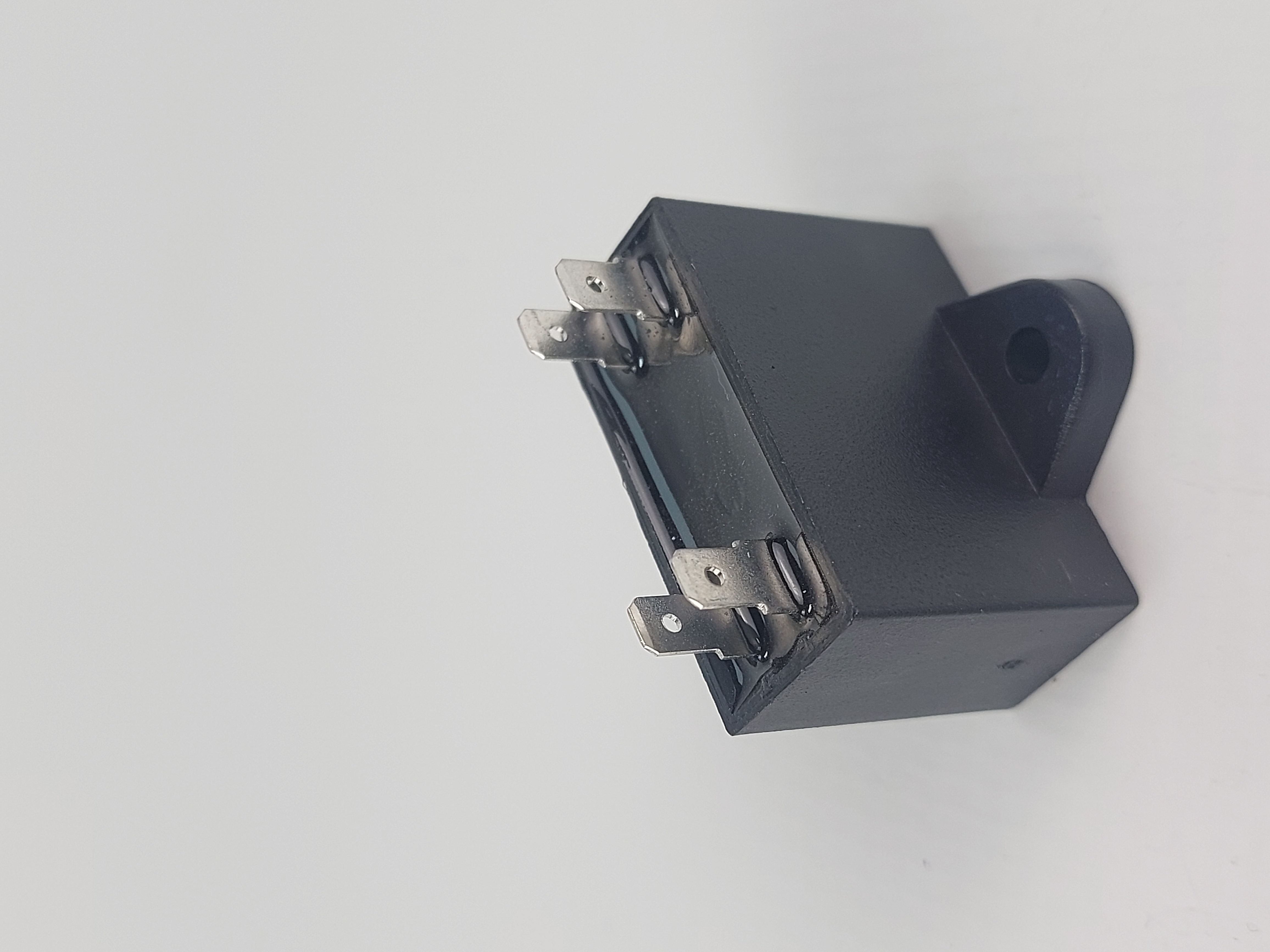 Пуско-рабочий конденсатор CBB61 3 мкФ 450V 4 PIN