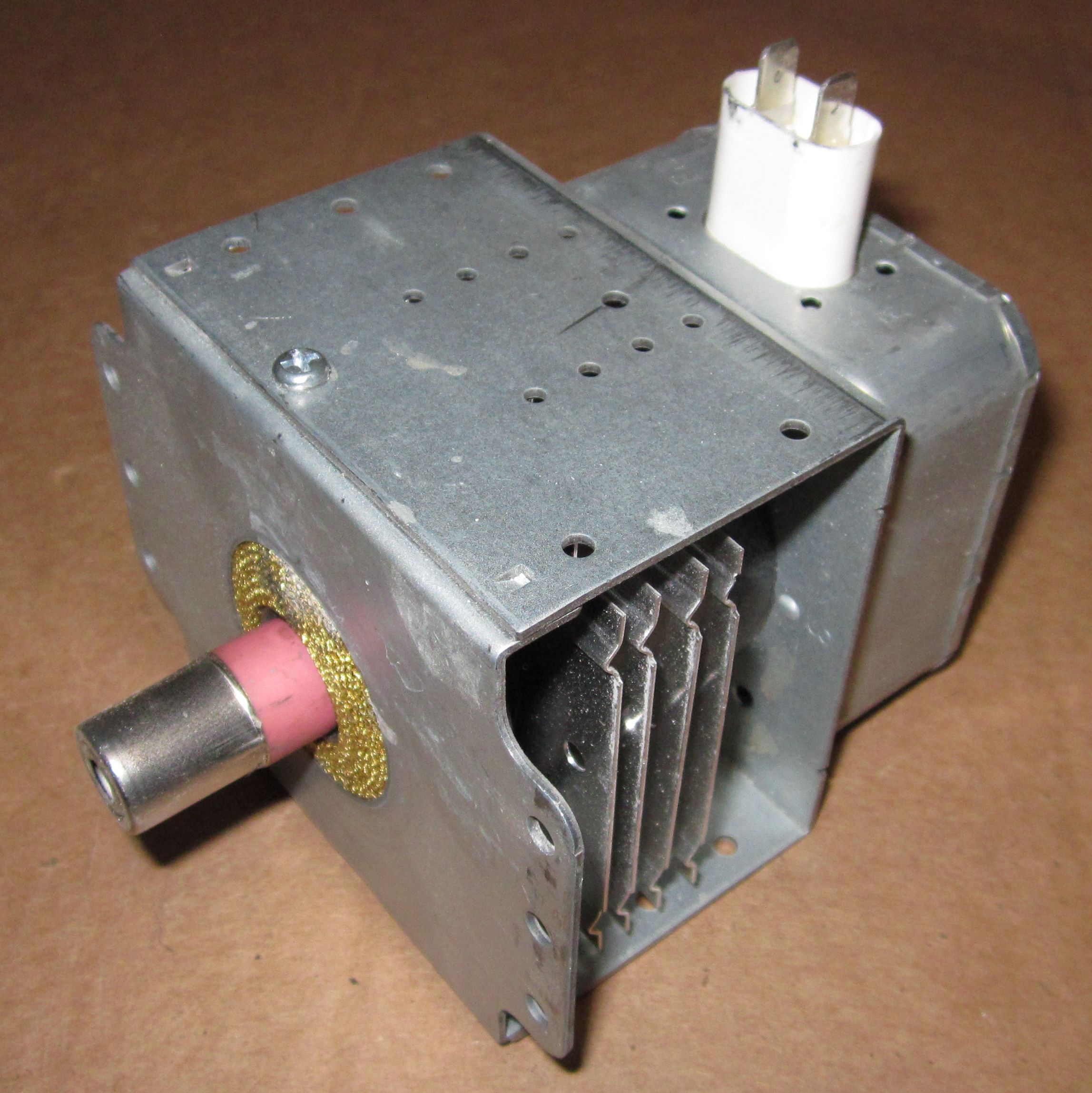 Магнетрон для микроволновой печи 580W 2M219J WITOL (9999990013 / 49006015)
