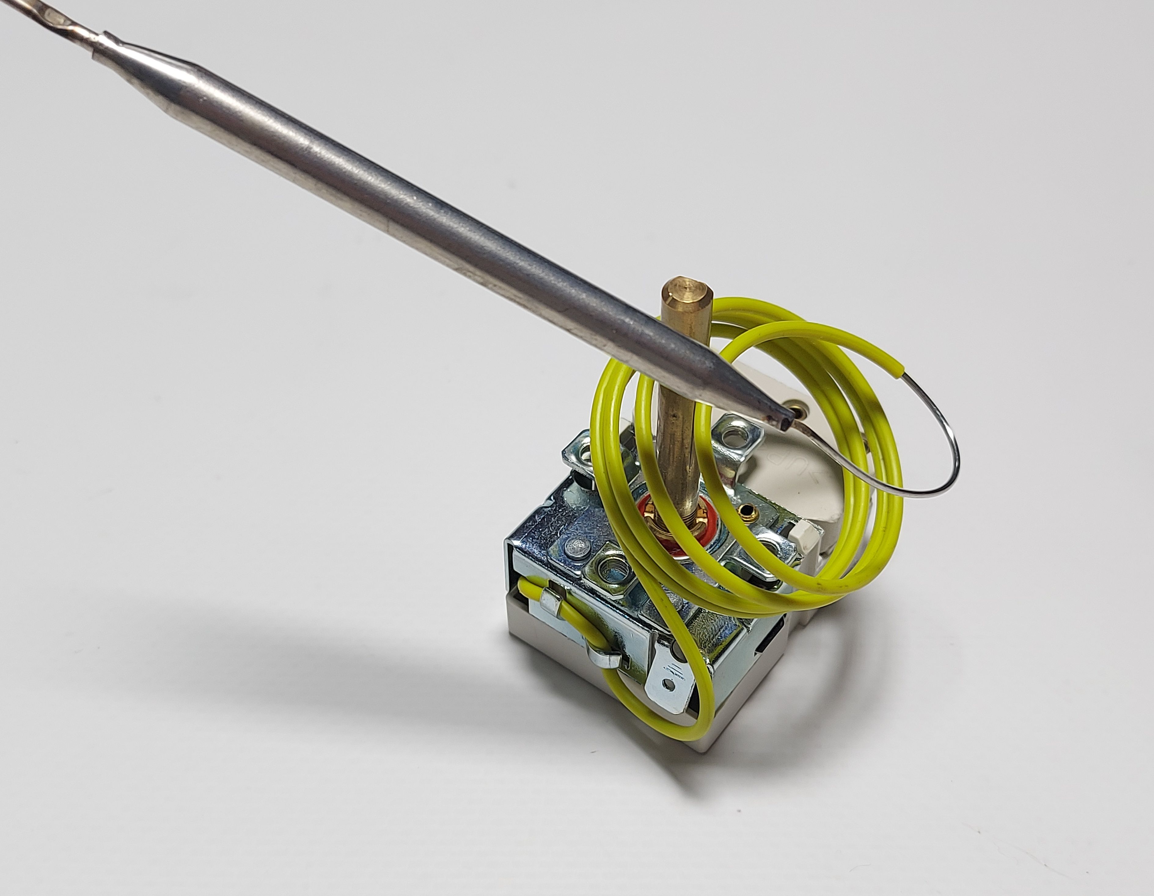 Термостат капиллярный регулируемый  7-80С KT-165 AVC L-600 мм