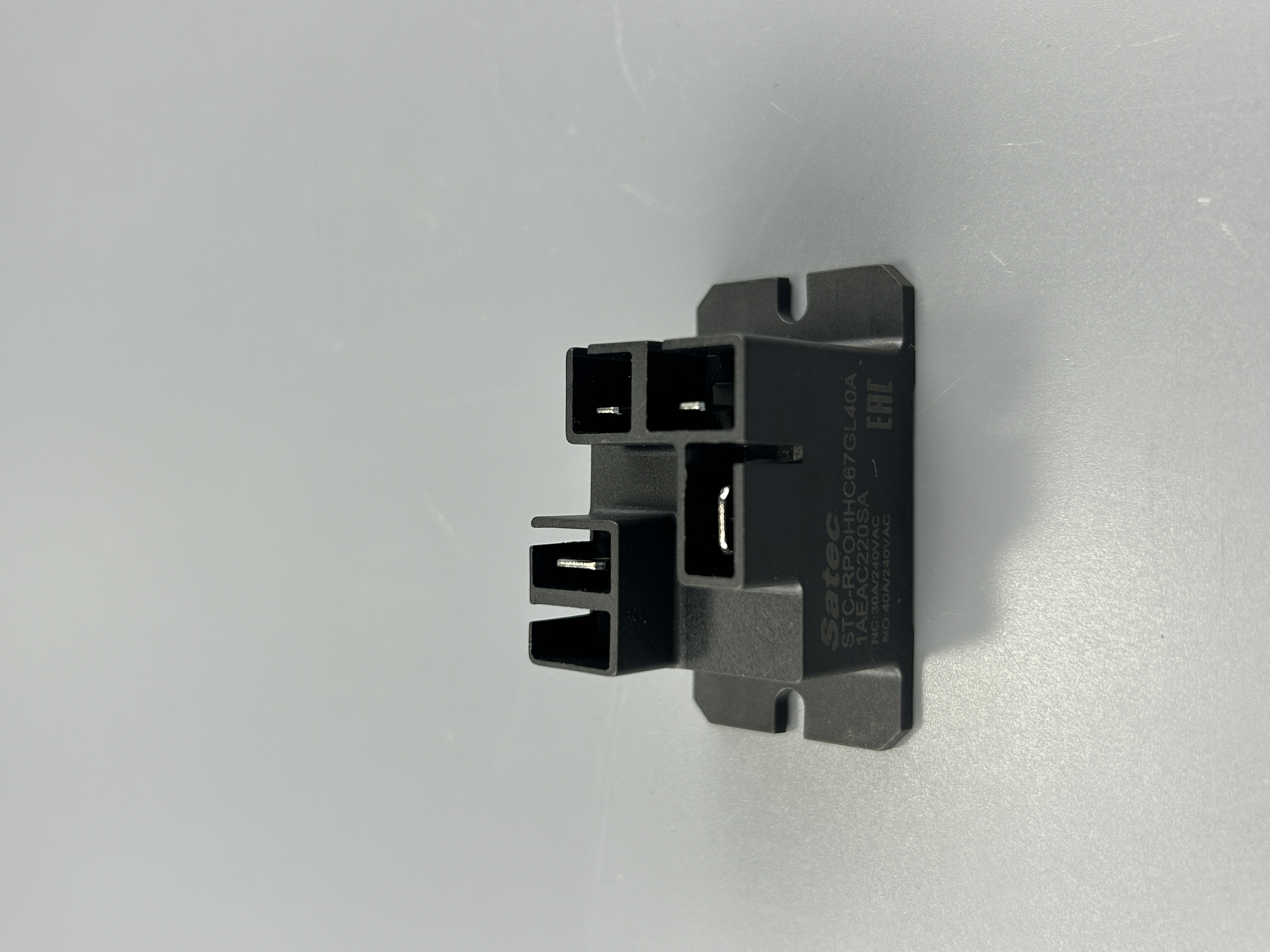 Электромагнитное реле STC-RPOHHC67GL40A1AEAC220SA 40A/240V