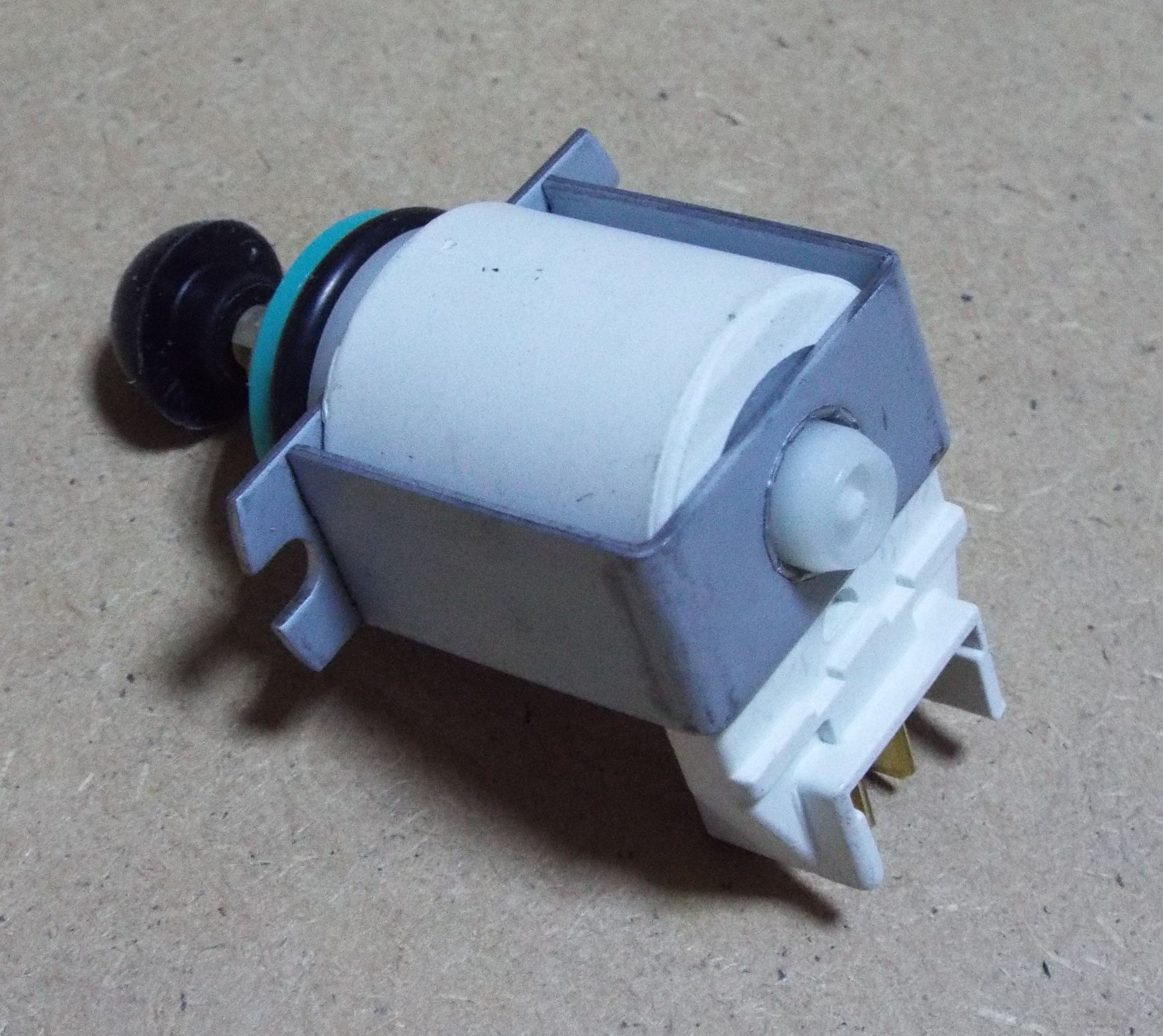 BOSCH / SIEMENS Сливной клапан для ПММ (166874)