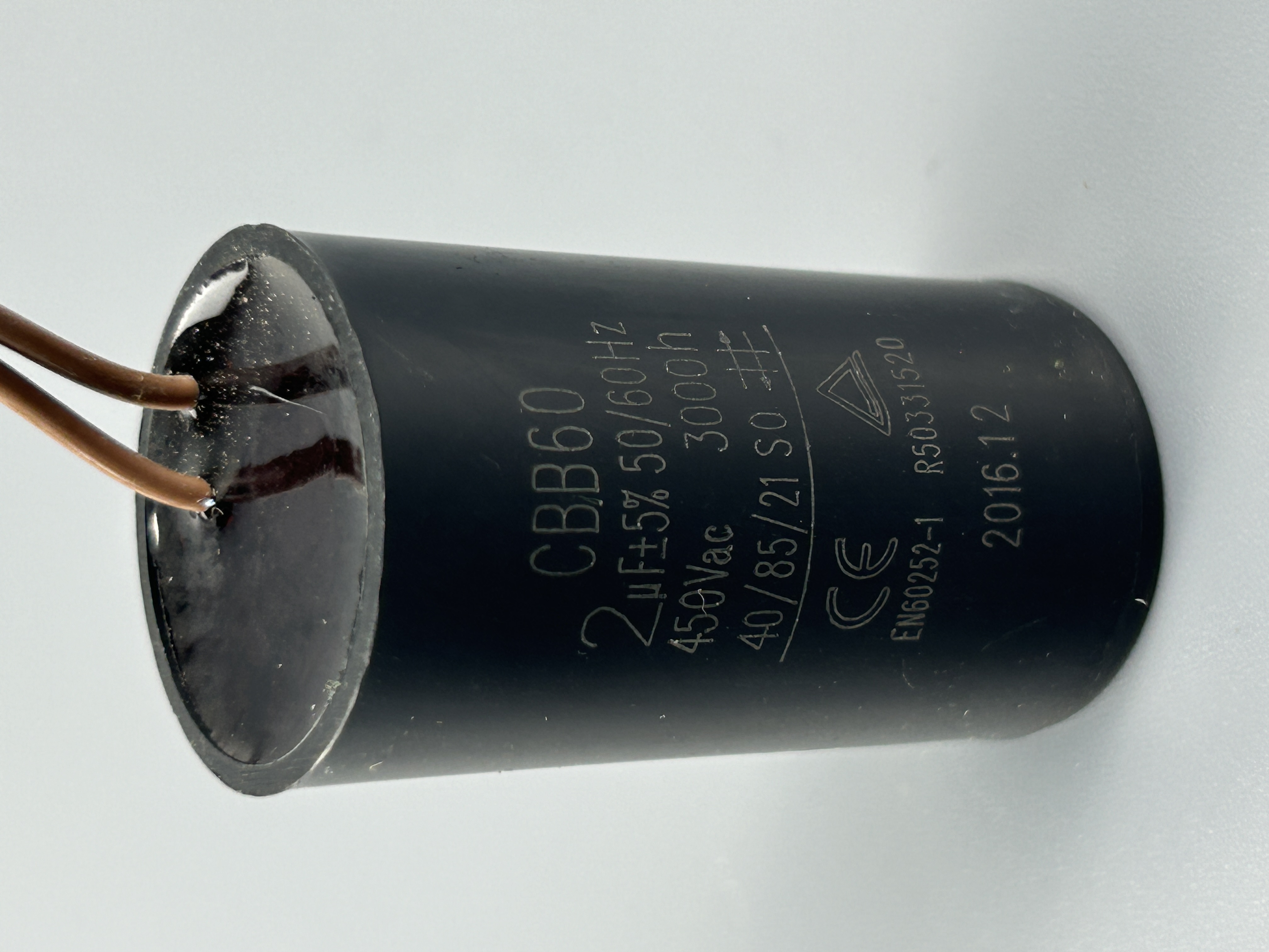 Пусковой конденсатор CBB60   2 мкФ 450V (провод)