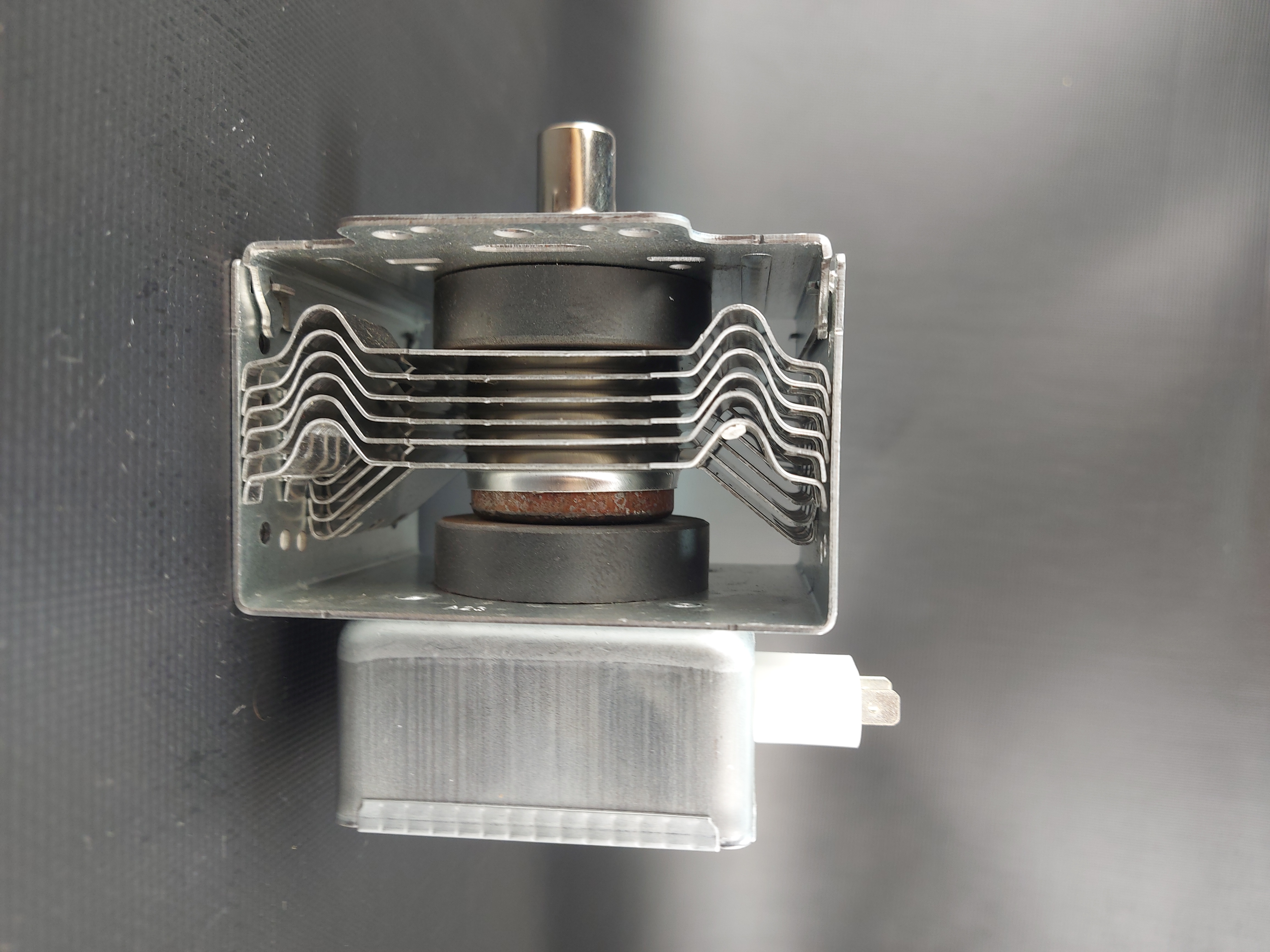 Магнетрон для микроволновой печи 900W 2M226-01
