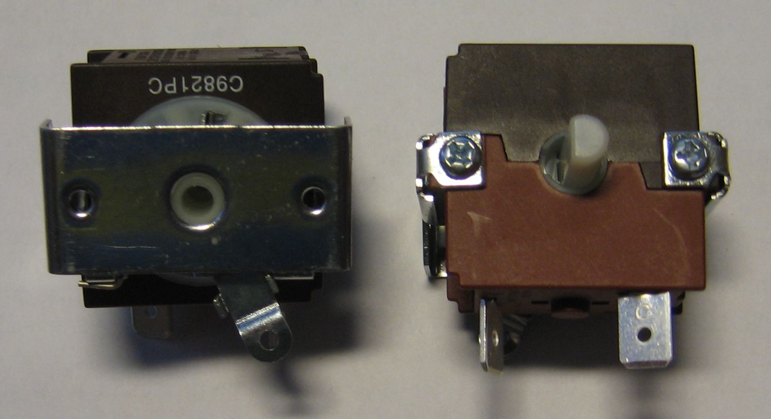 Переключатель позиционный с тяговым шнурком C9821PC (Arcolectric)