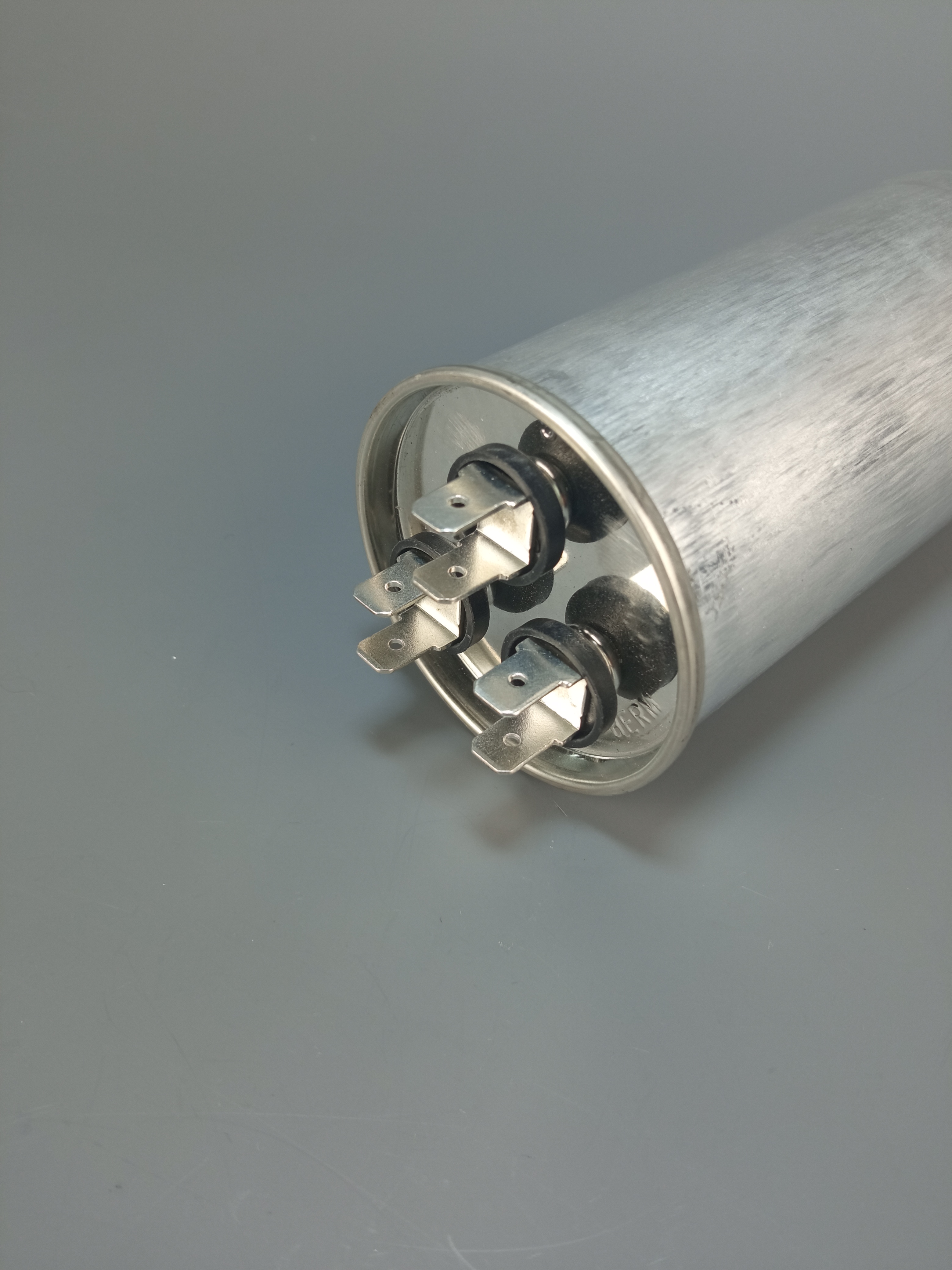 Пусковой конденсатор CBB65 35uF+1.5uF 450V сдвоенный