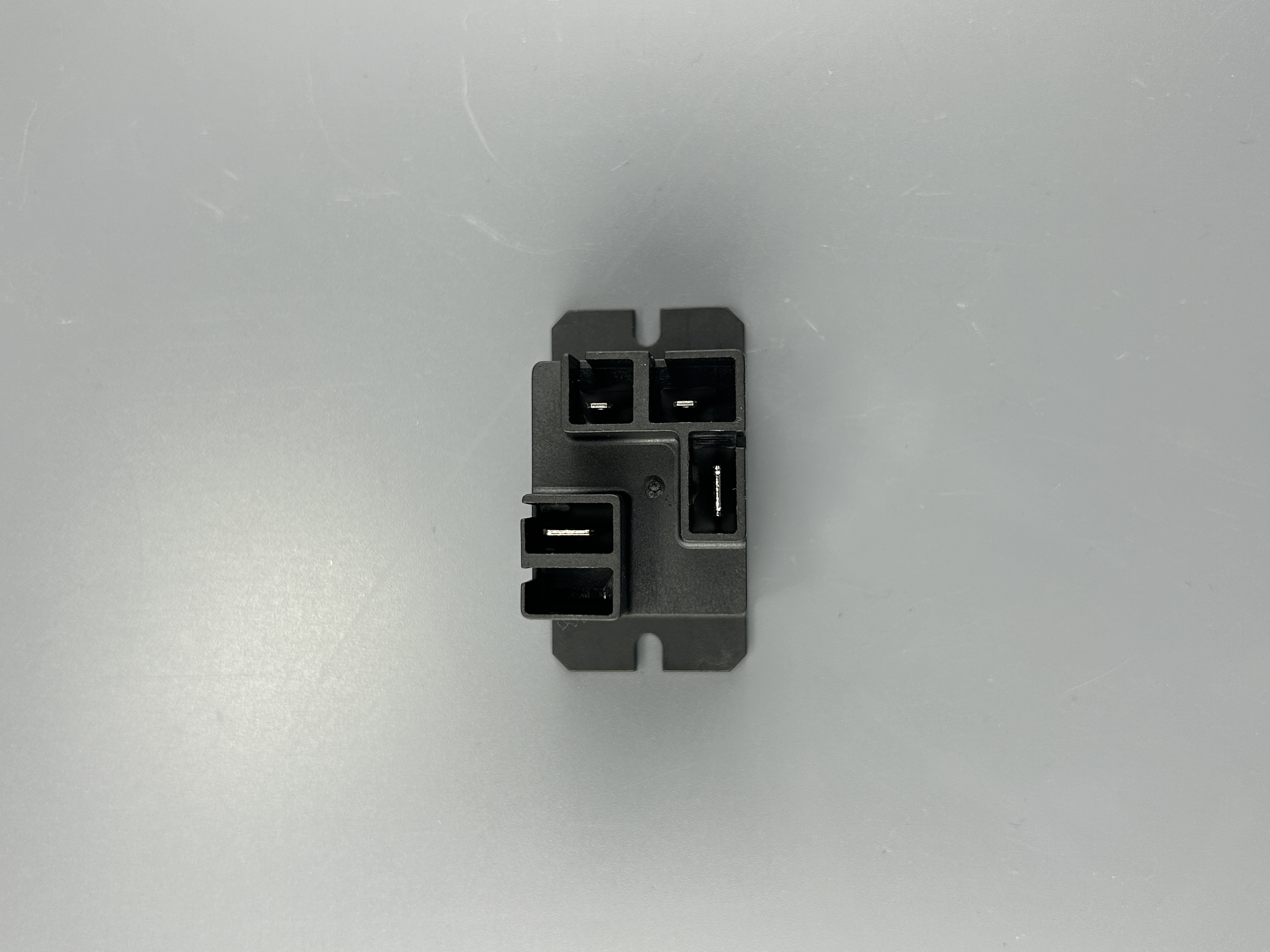 Электромагнитное реле STC-RPOHHC67GL40A1AEAC220SA 40A/240V
