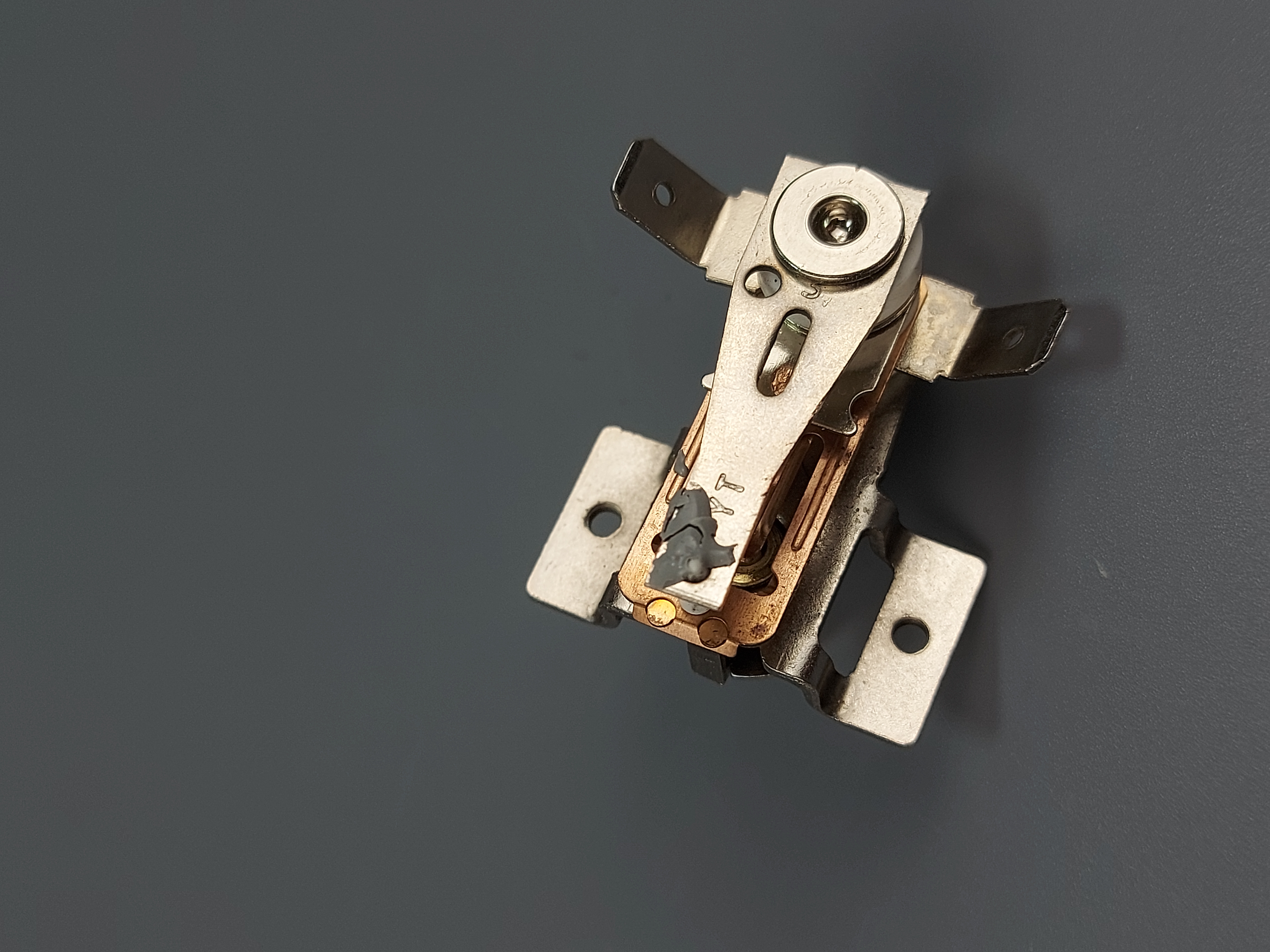 Биметаллический регулируемый термостат 0-85С YT-WN16 16A/250V