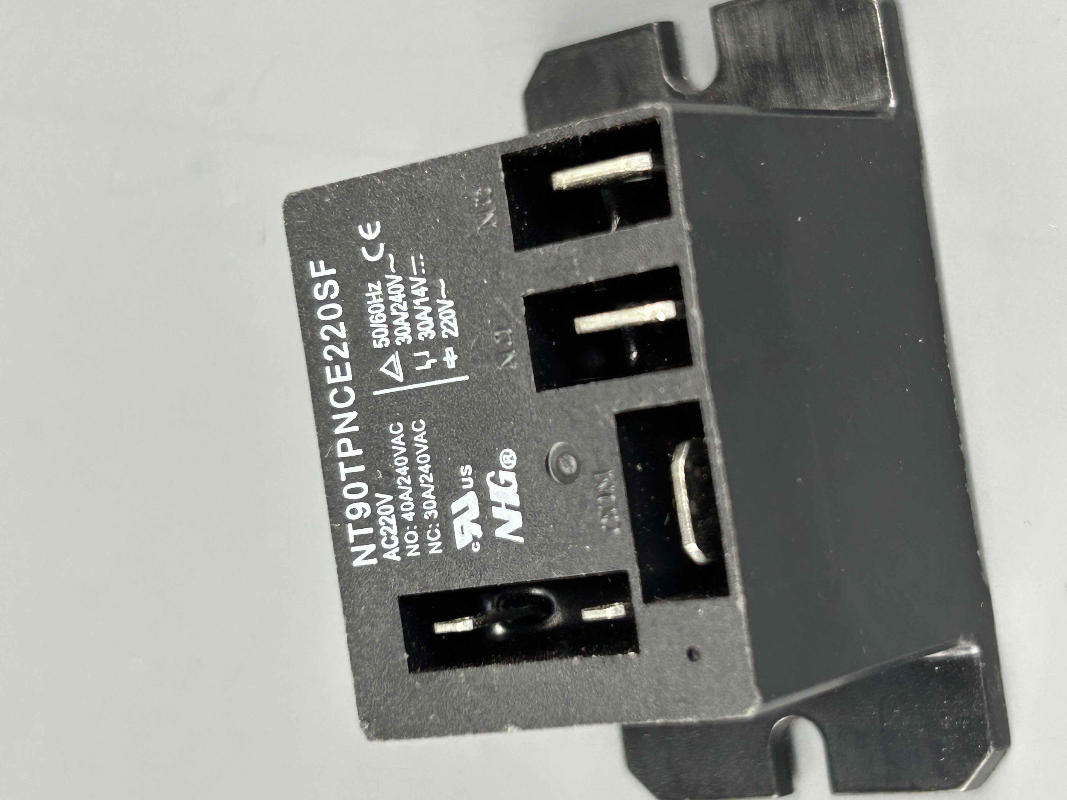 Электромагнитное реле NT90TPNCE220SF SPDT 40A/220V