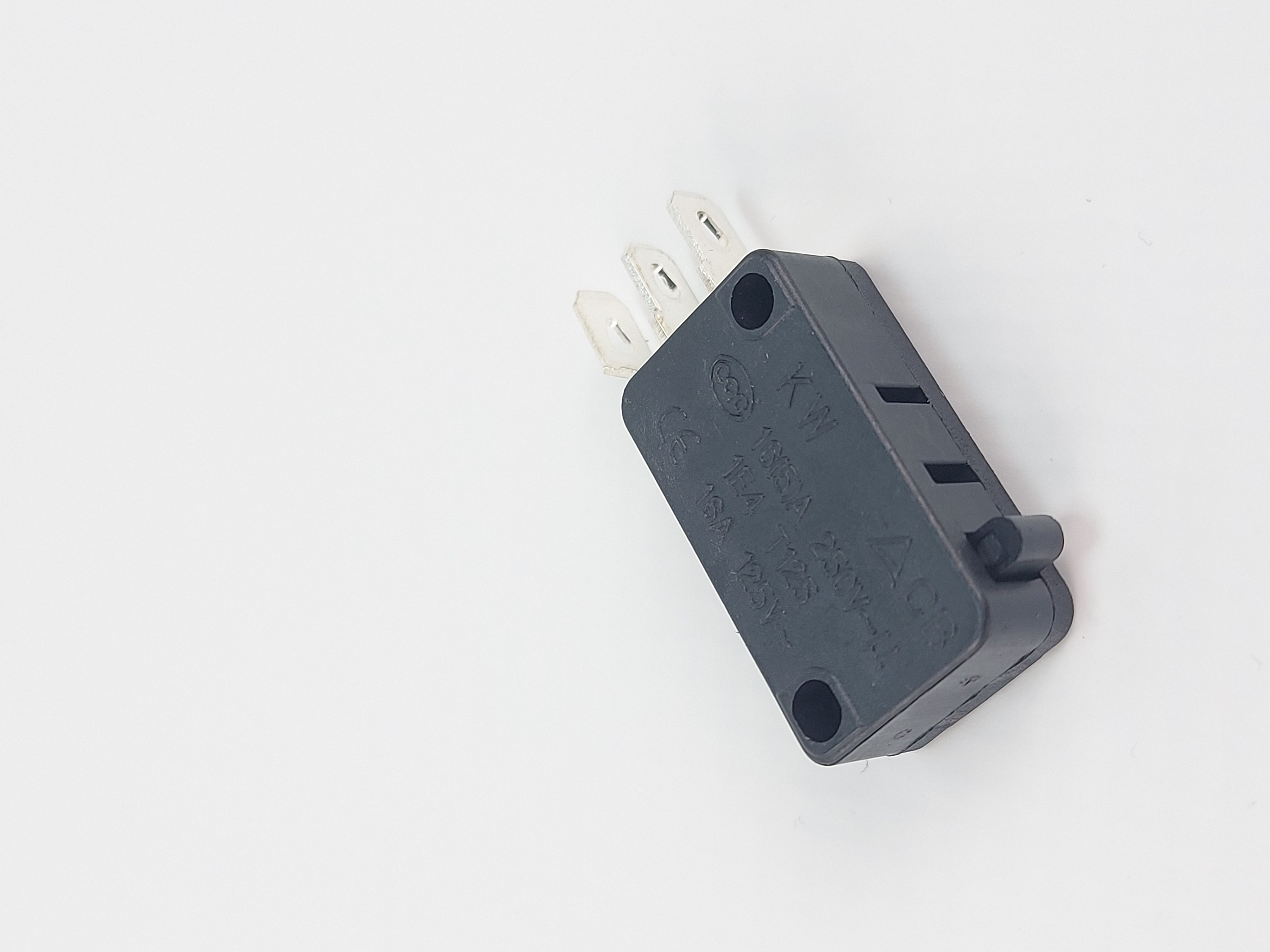 Микропереключатель KW3-02-03 5А/250В 3 контакта