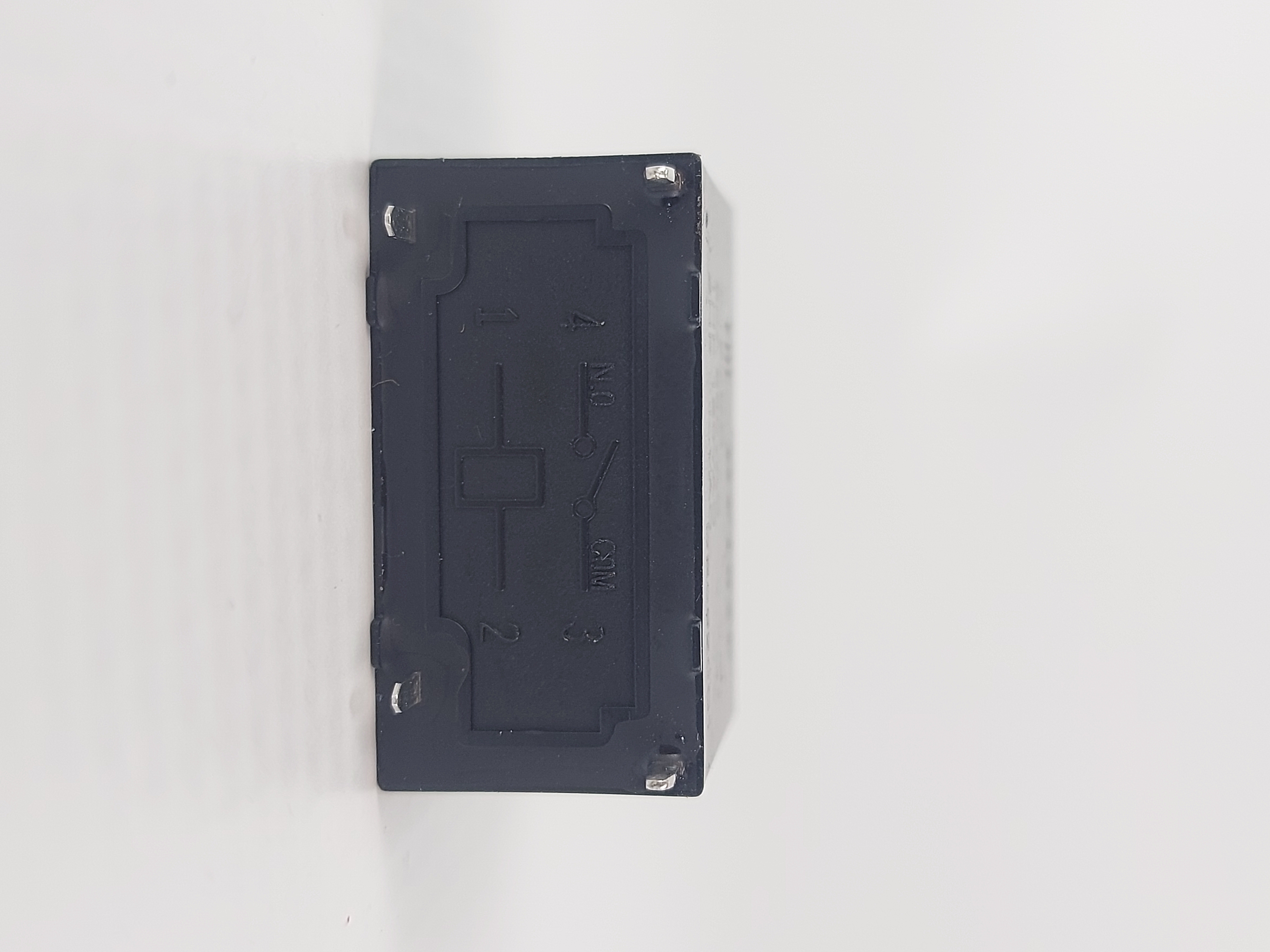 Электромагнитное реле HF102F/T-12VDC SPST-NO 20A/12V