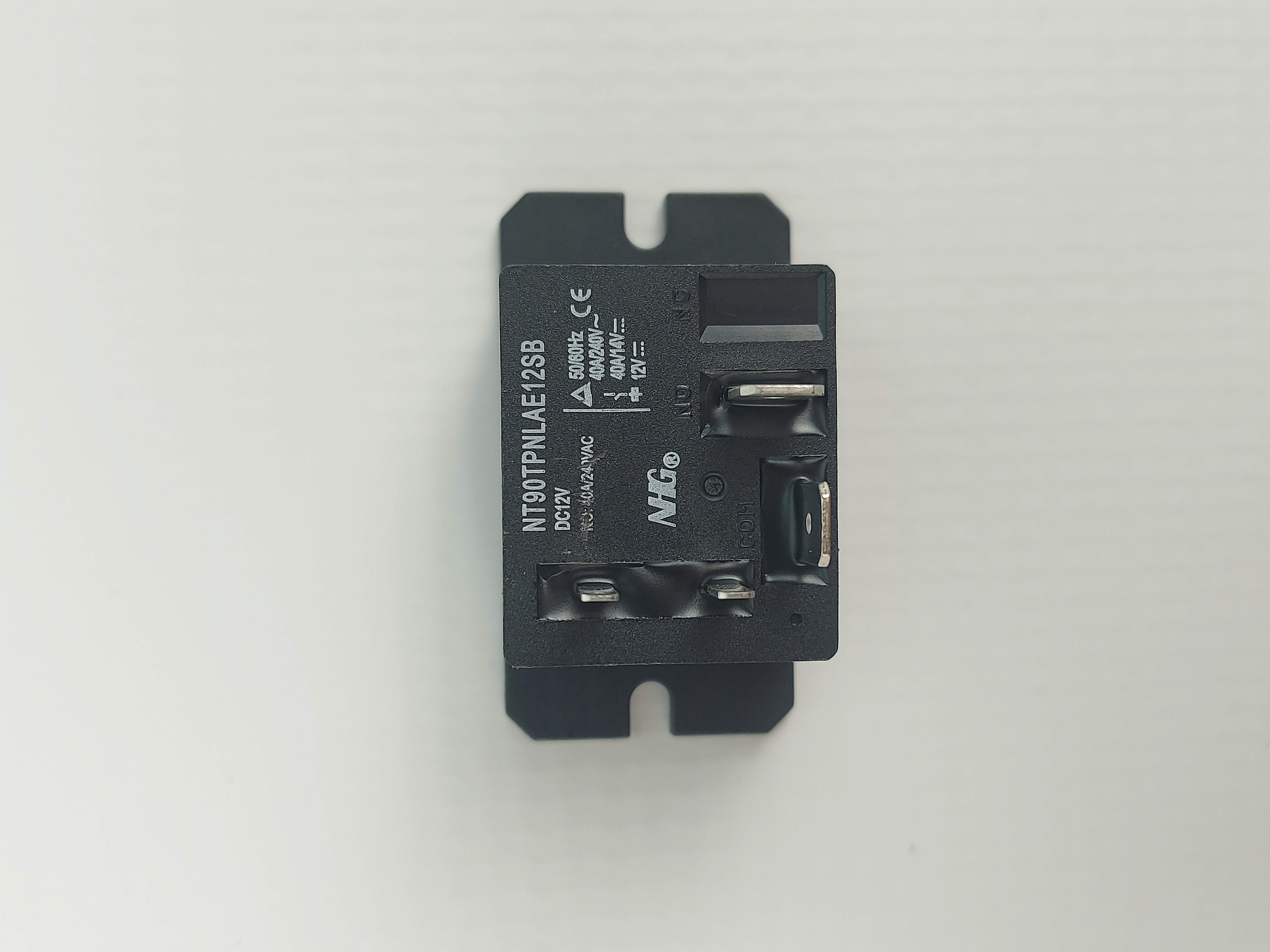 Электромагнитное реле NT90TPNLAEDC12VSB-0.6 SPST-NO 40A/12V