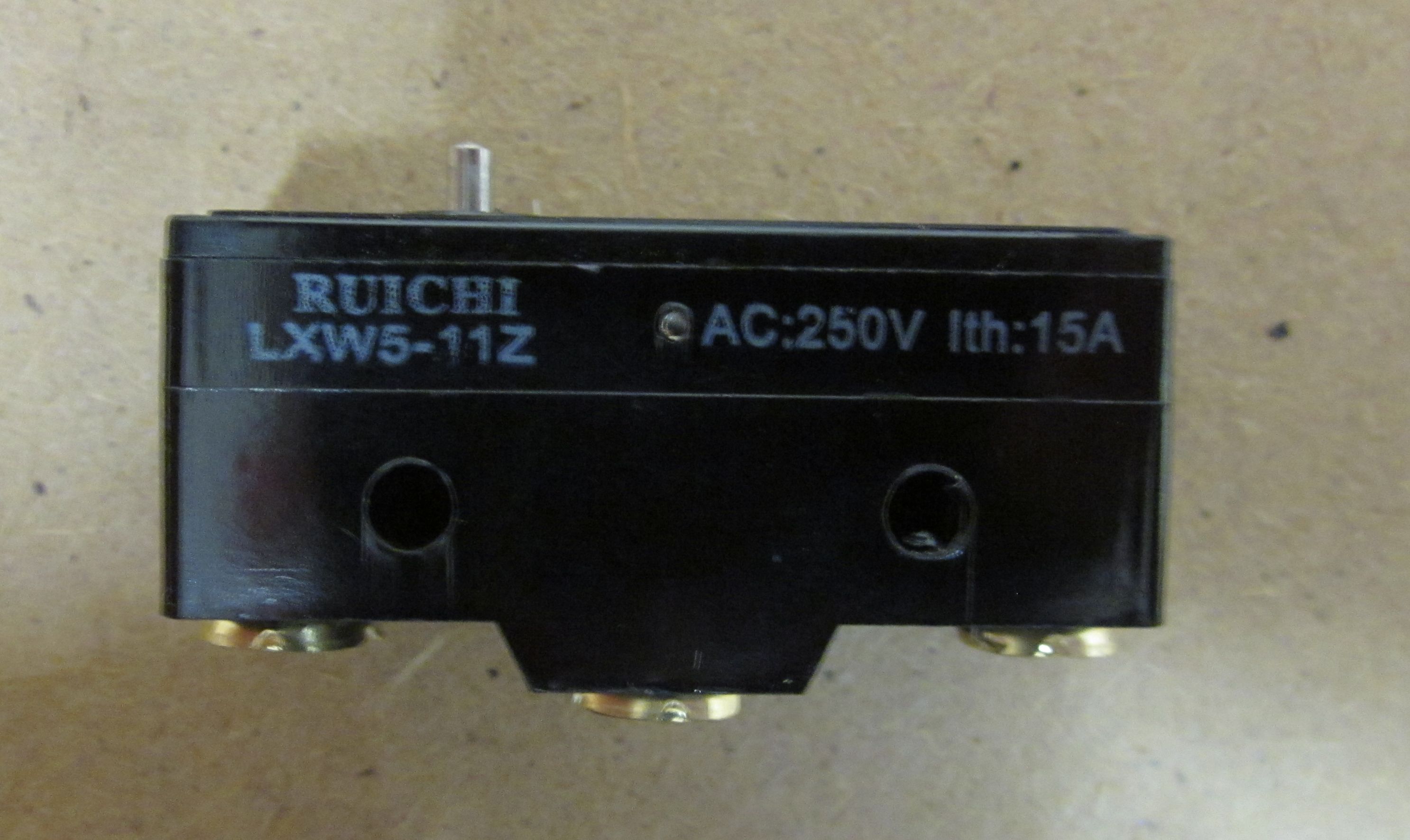 Микропереключатель LXW5-11Z 15A / 250В