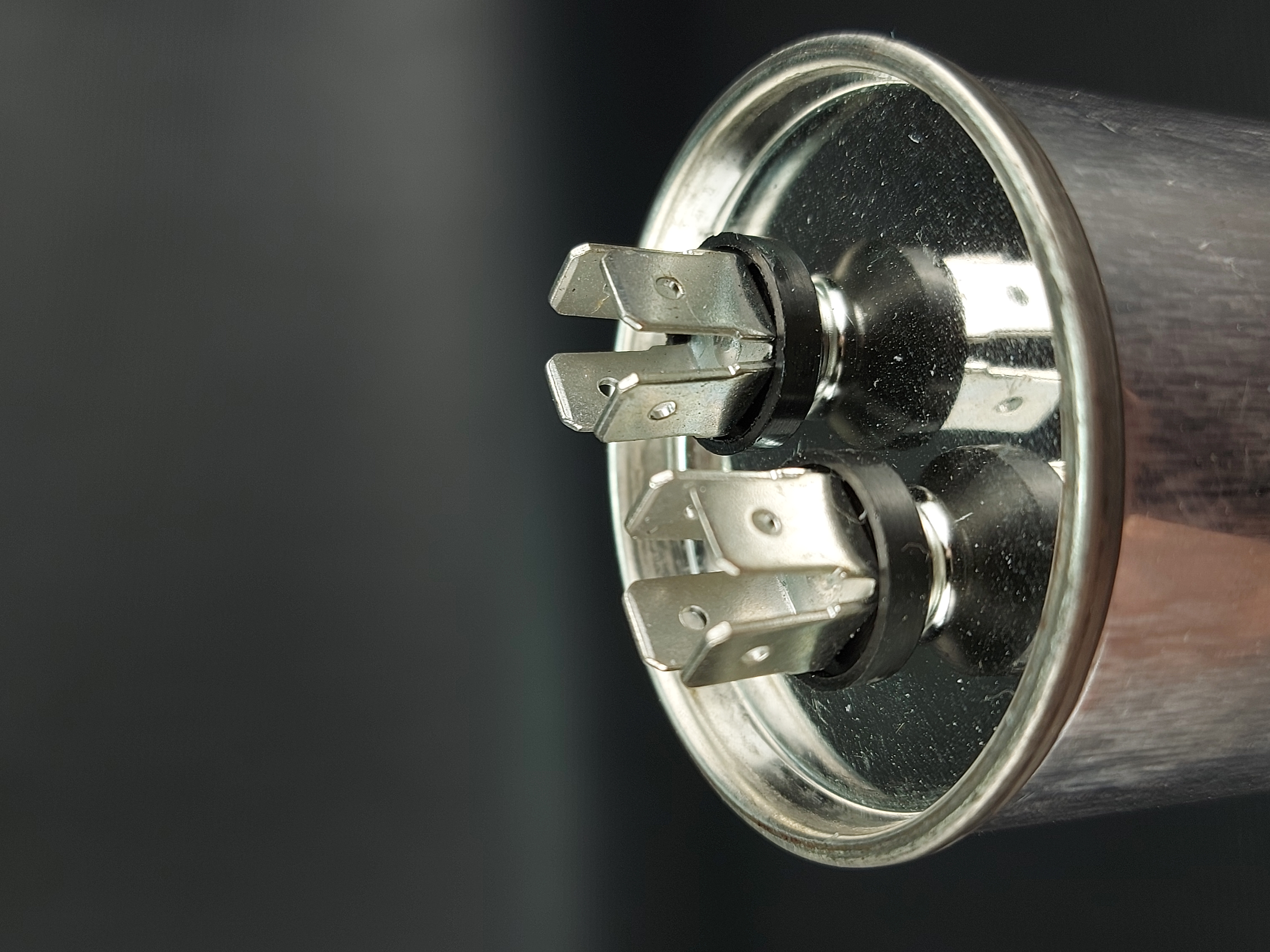 Пуско-рабочий конденсатор CBB65 60 мкФ 440V