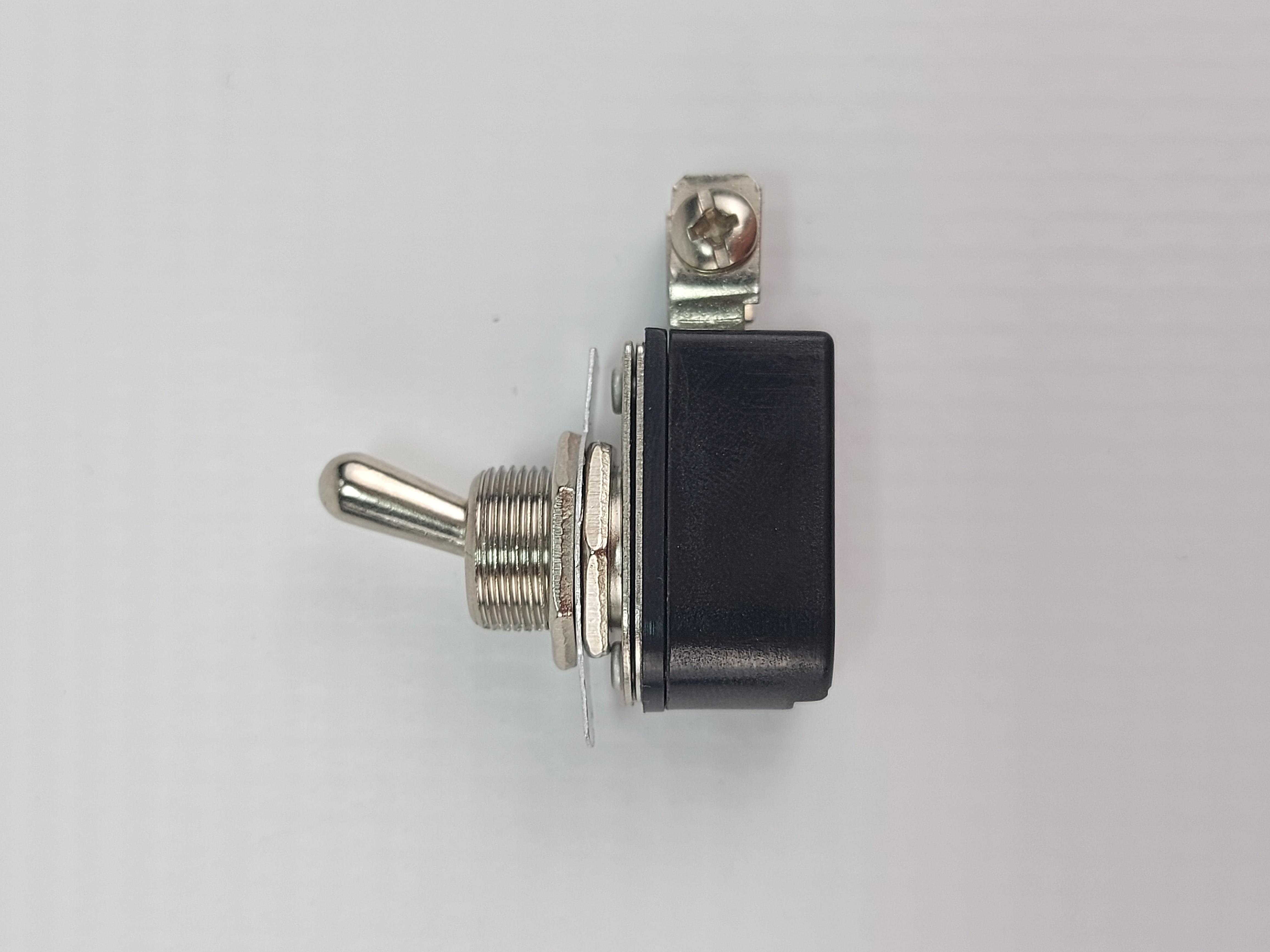 Тумблер двухпозиционный RUICHI KNH-1S ON-OFF SPST 3А/250В