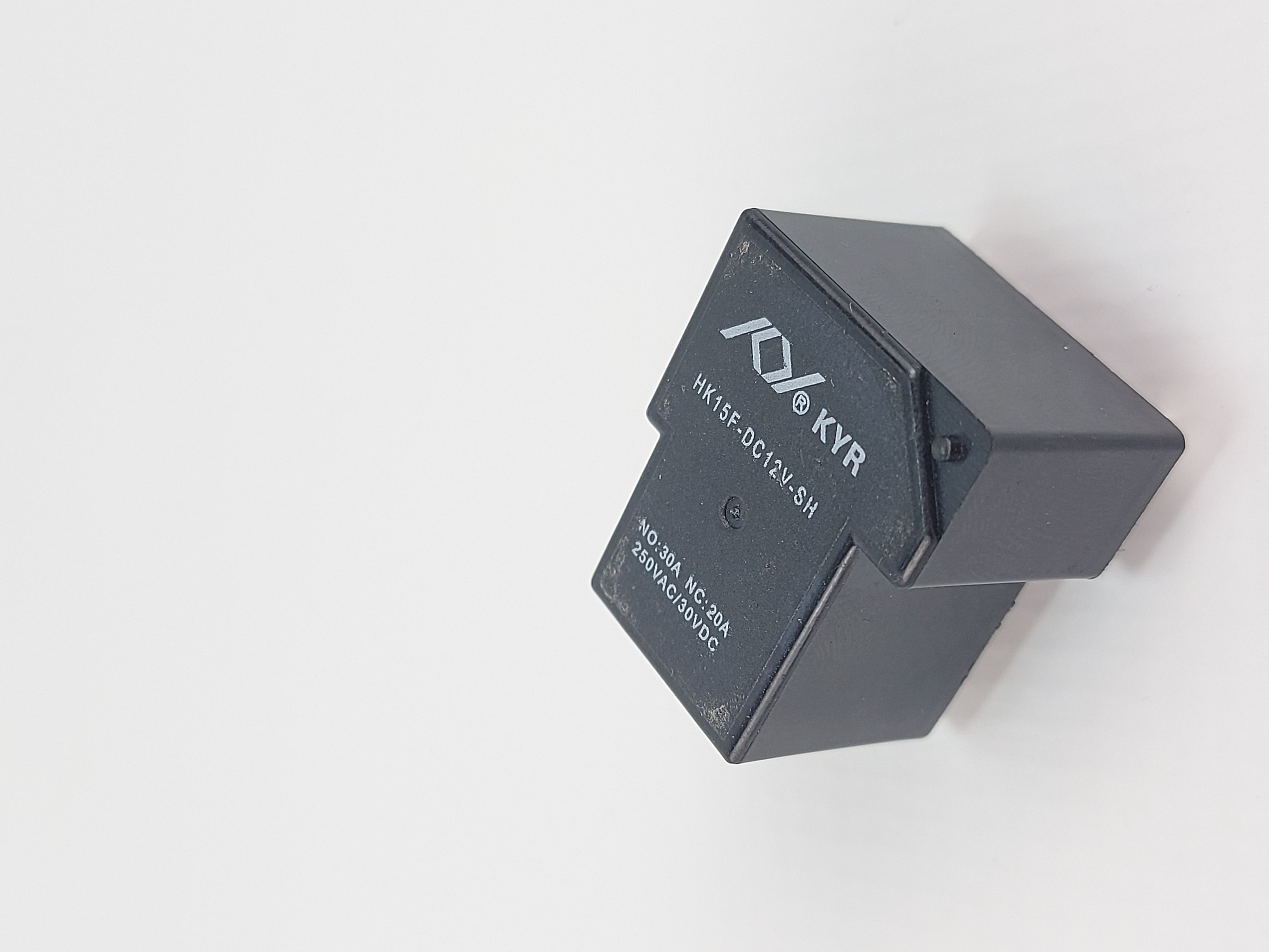 Электромагнитное реле HK15F-DC12V-SH1C SPDT 30A/12V