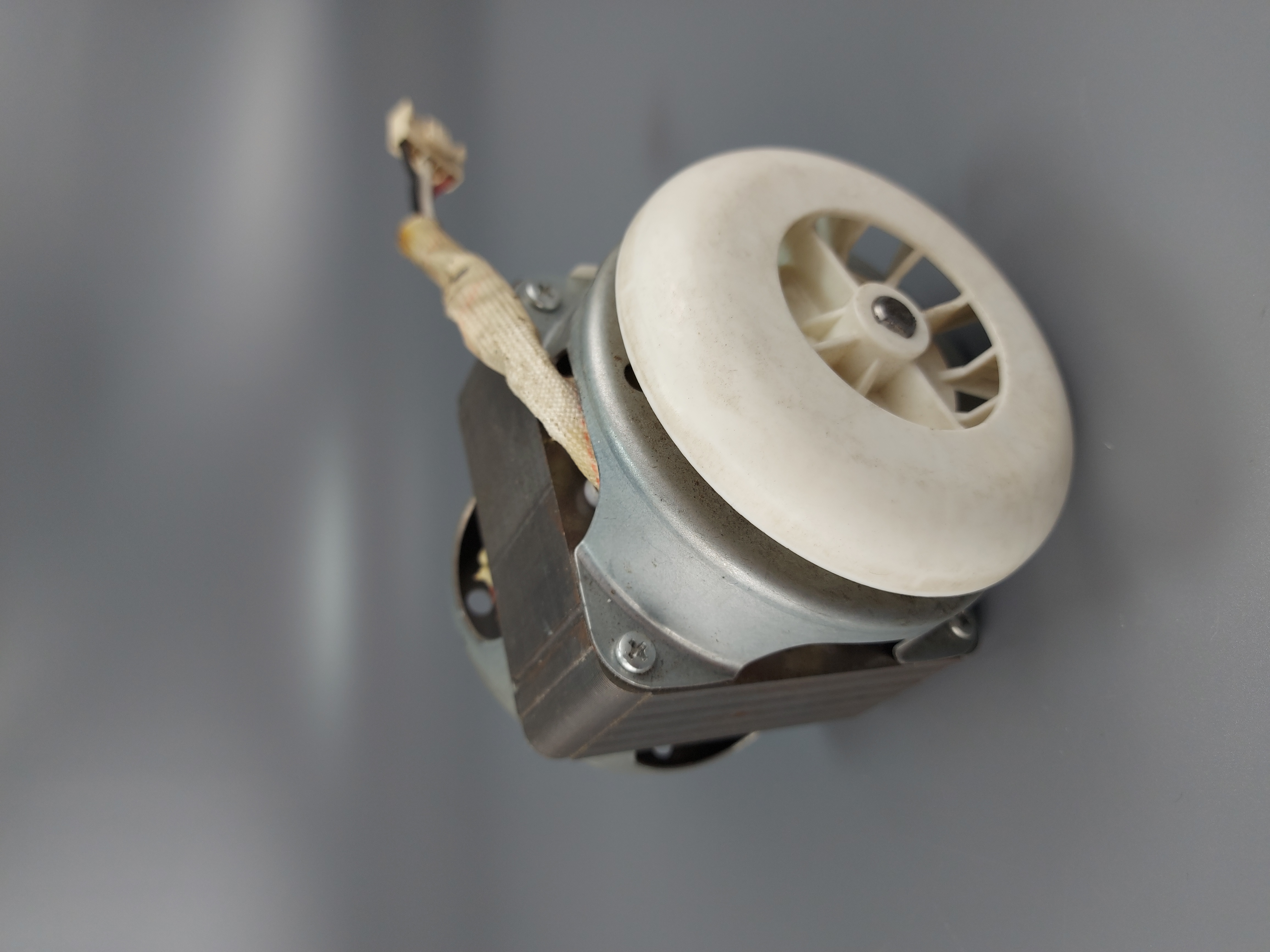 Двигатель (мотор) хлебопечки YY8635-230 110W 230V Kenwood