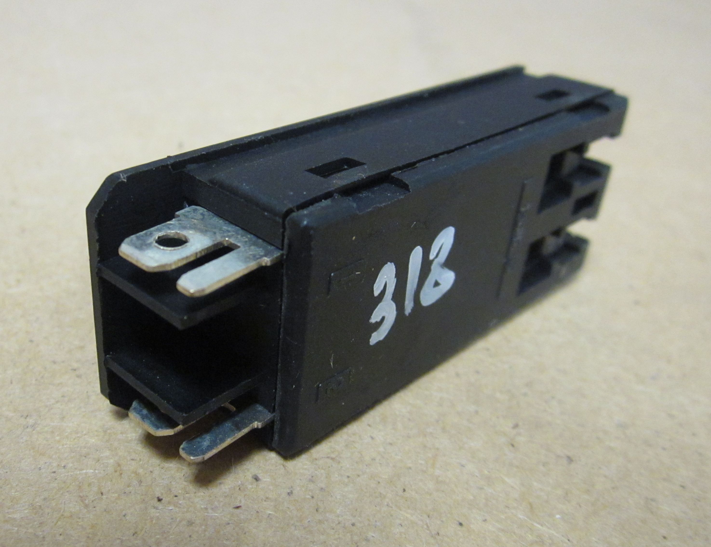 Кнопка (выключатель)  для BOSCH 11E (318)