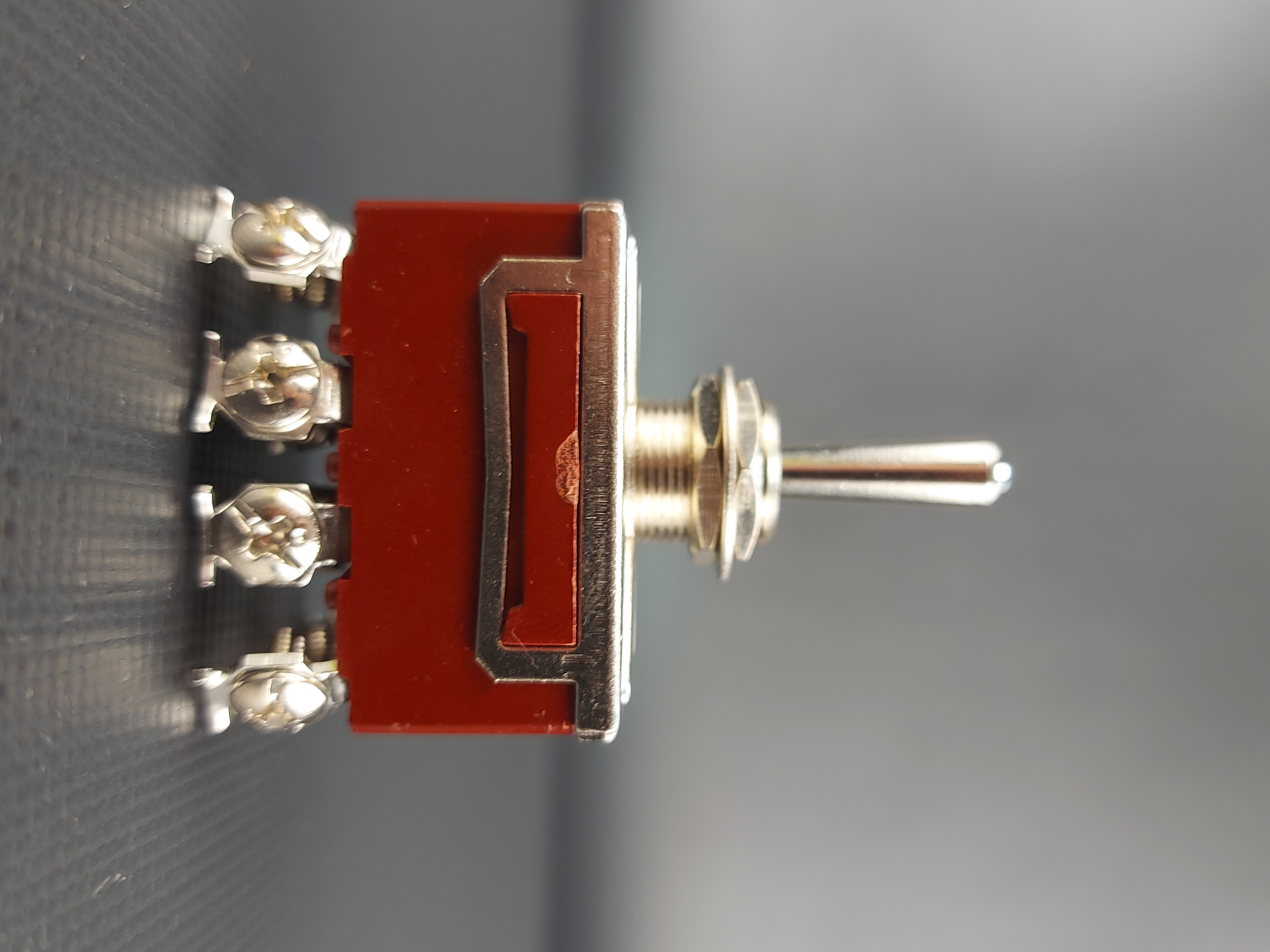 Тумблер трехпозиционный RUICHI KN3B-403A ON-OFF-ON 15A/250V
