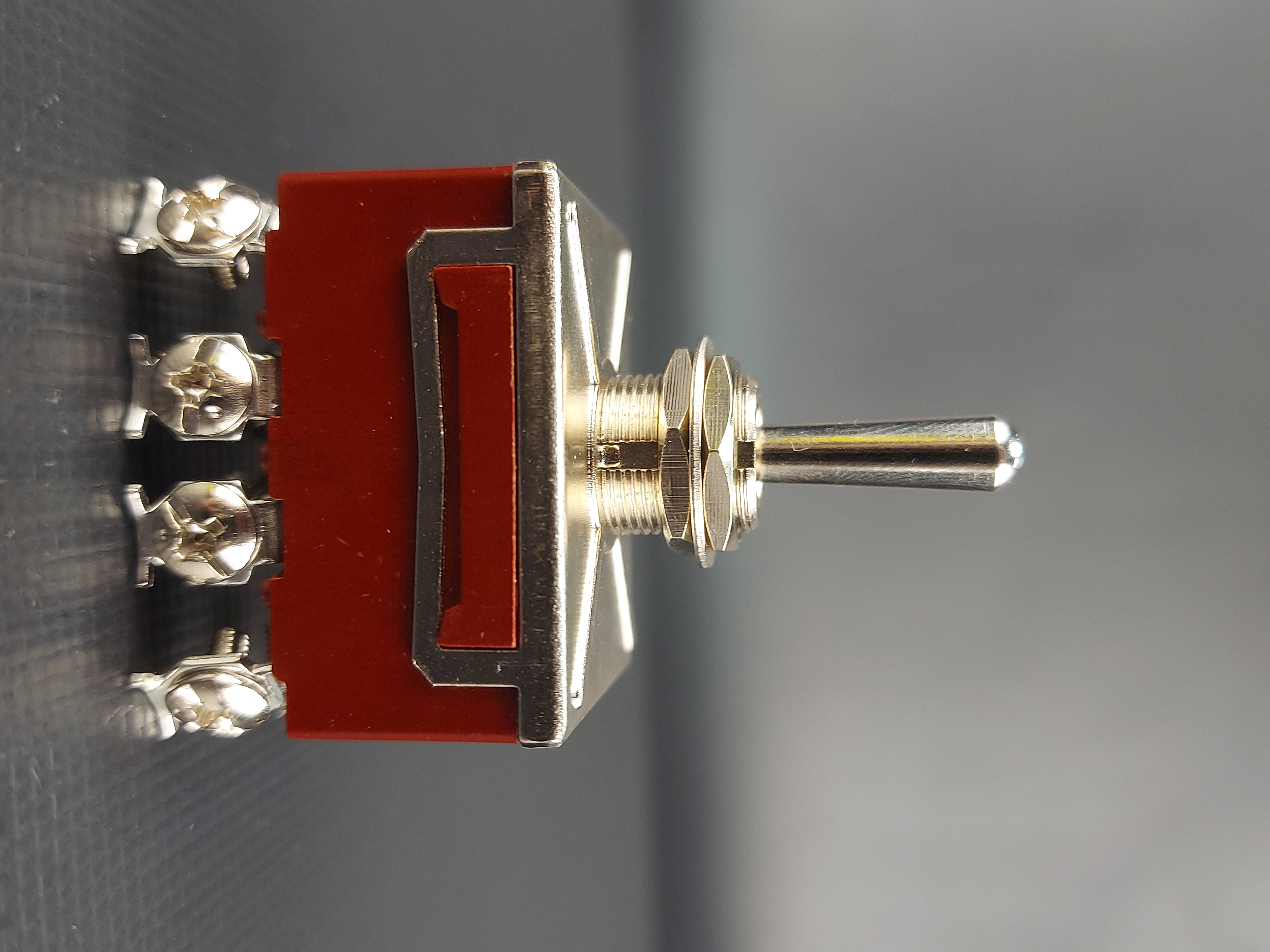 Тумблер трехпозиционный RUICHI KN3B-403A ON-OFF-ON 15A/250V