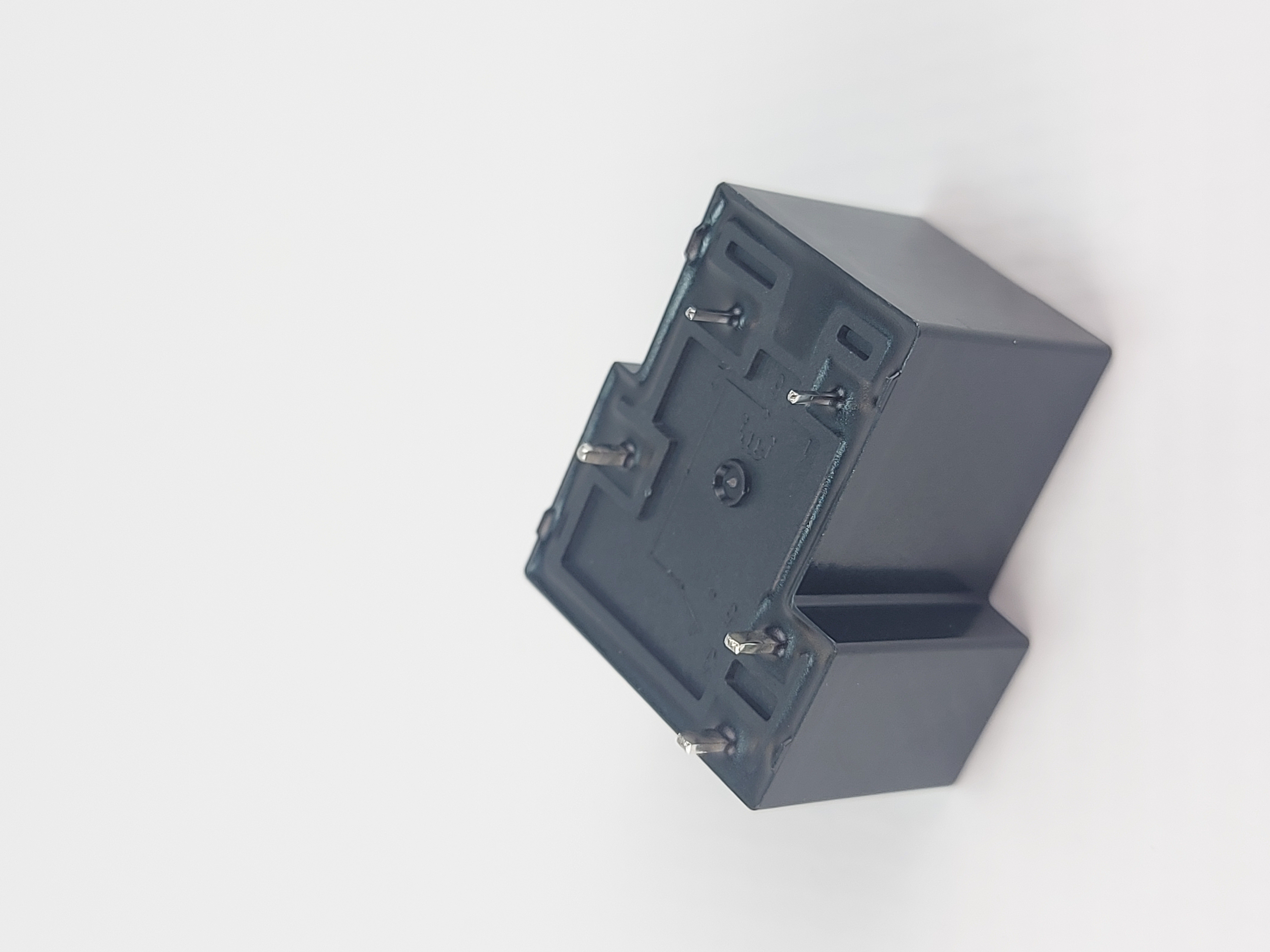 Электромагнитное реле HF165FD/24-ZY1STFV SPDT 20A/24V