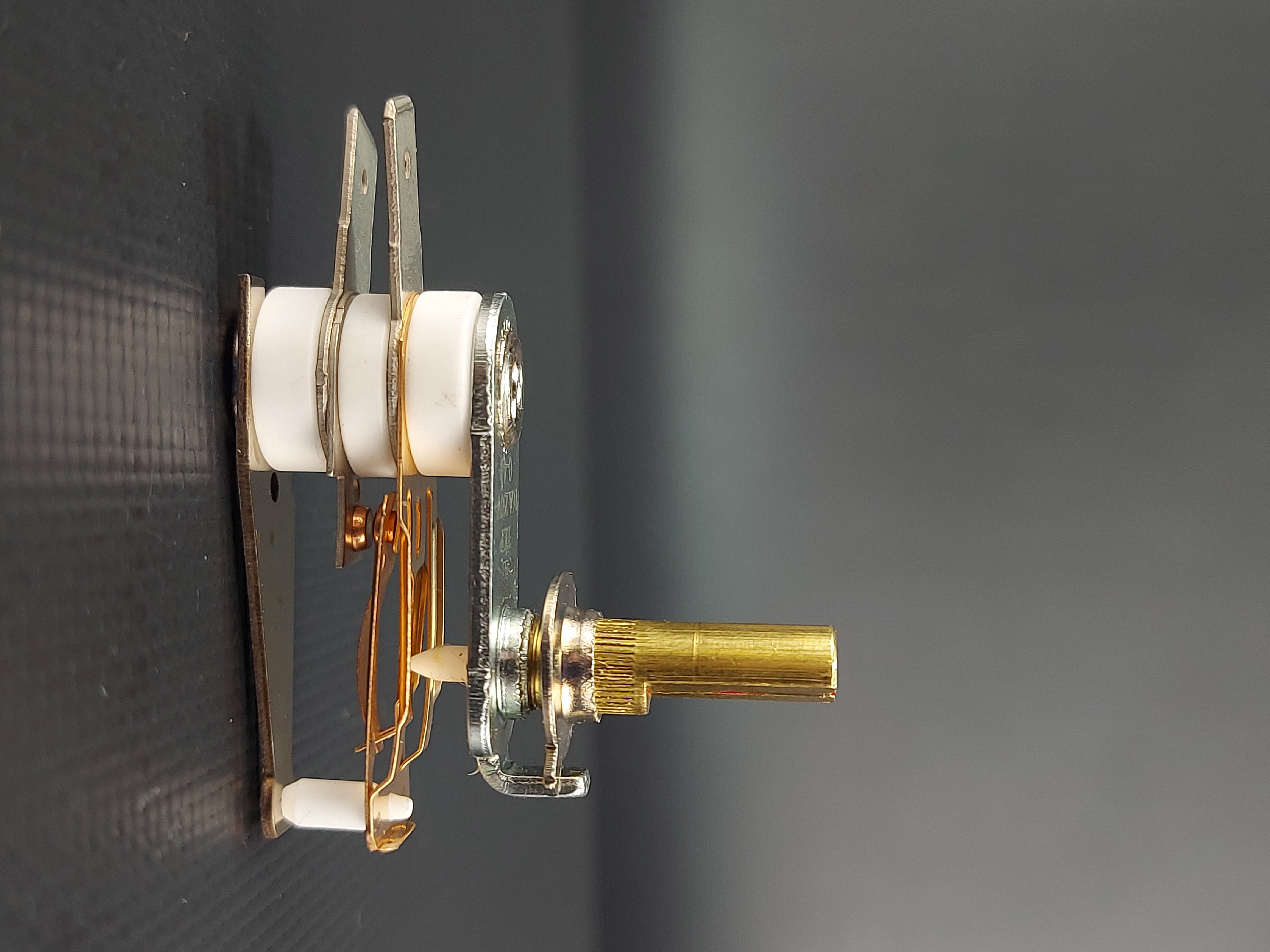 Биметаллический регулируемый термостат 0-40С ТКР-1 16A/250V