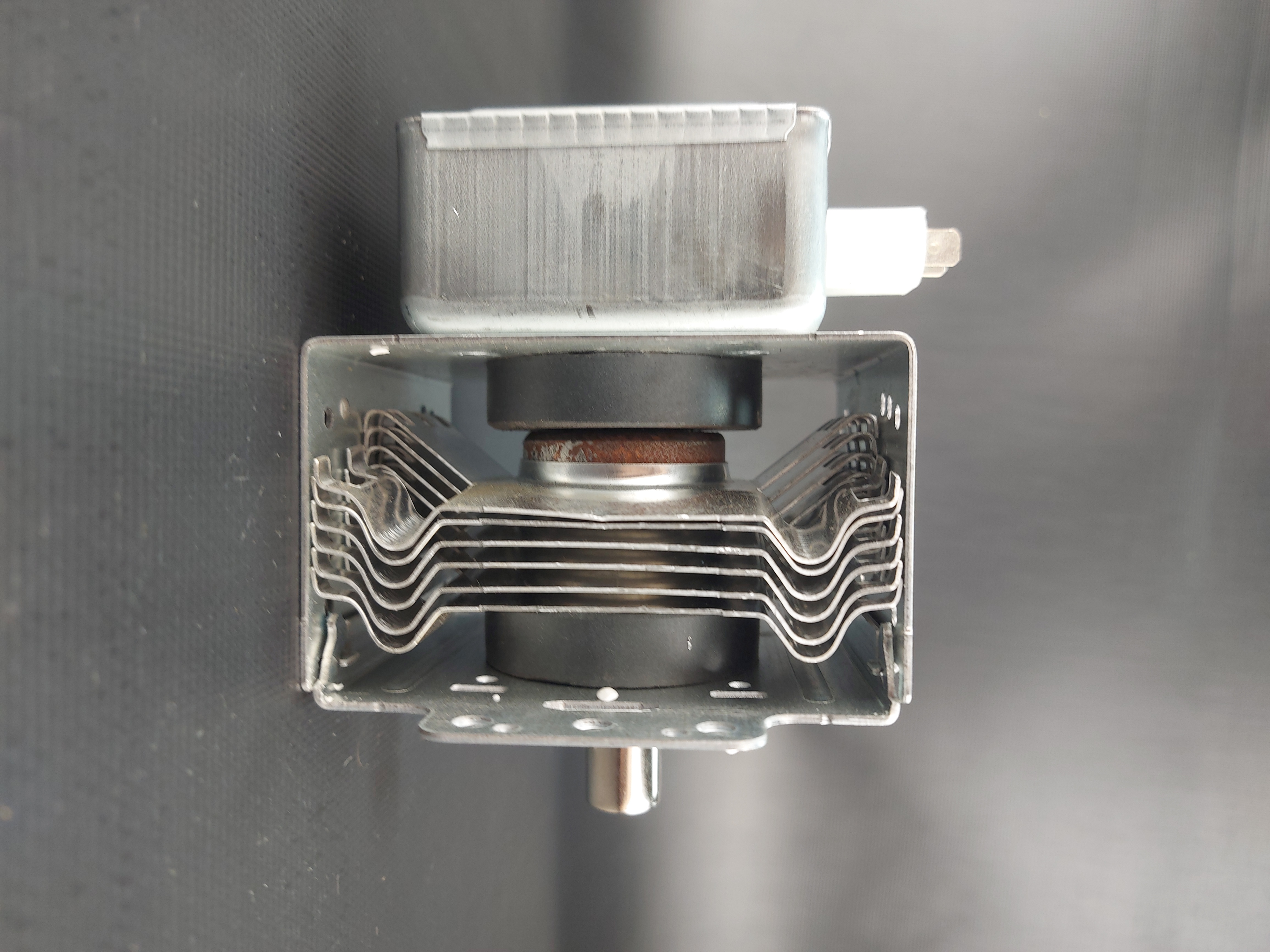 Магнетрон для микроволновой печи 900W 2M226-01
