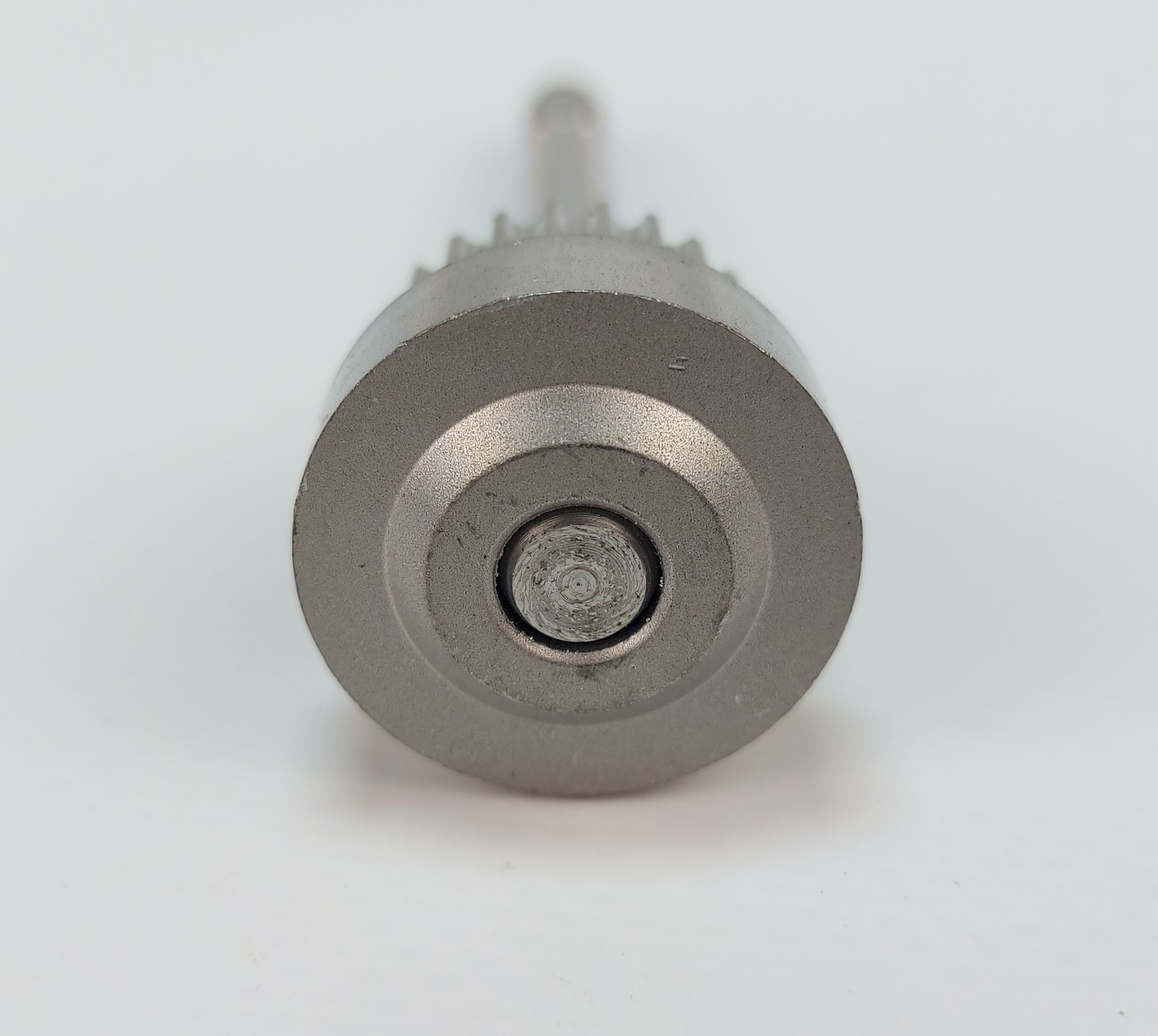 BRAUN Вал металлический на шестерню кухонного комбайна 3202 (BRAUN 7000498)