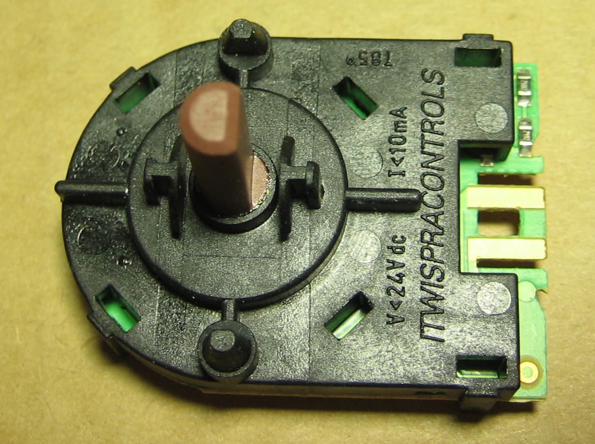 Потенциометр для стиральной машины INDESIT / HOTPOINT-ARISTON (16200143900 / 143095)