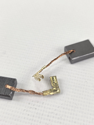 Щетка угольная 5х11х16 Мак. СВ-318 клемма-мама малая 